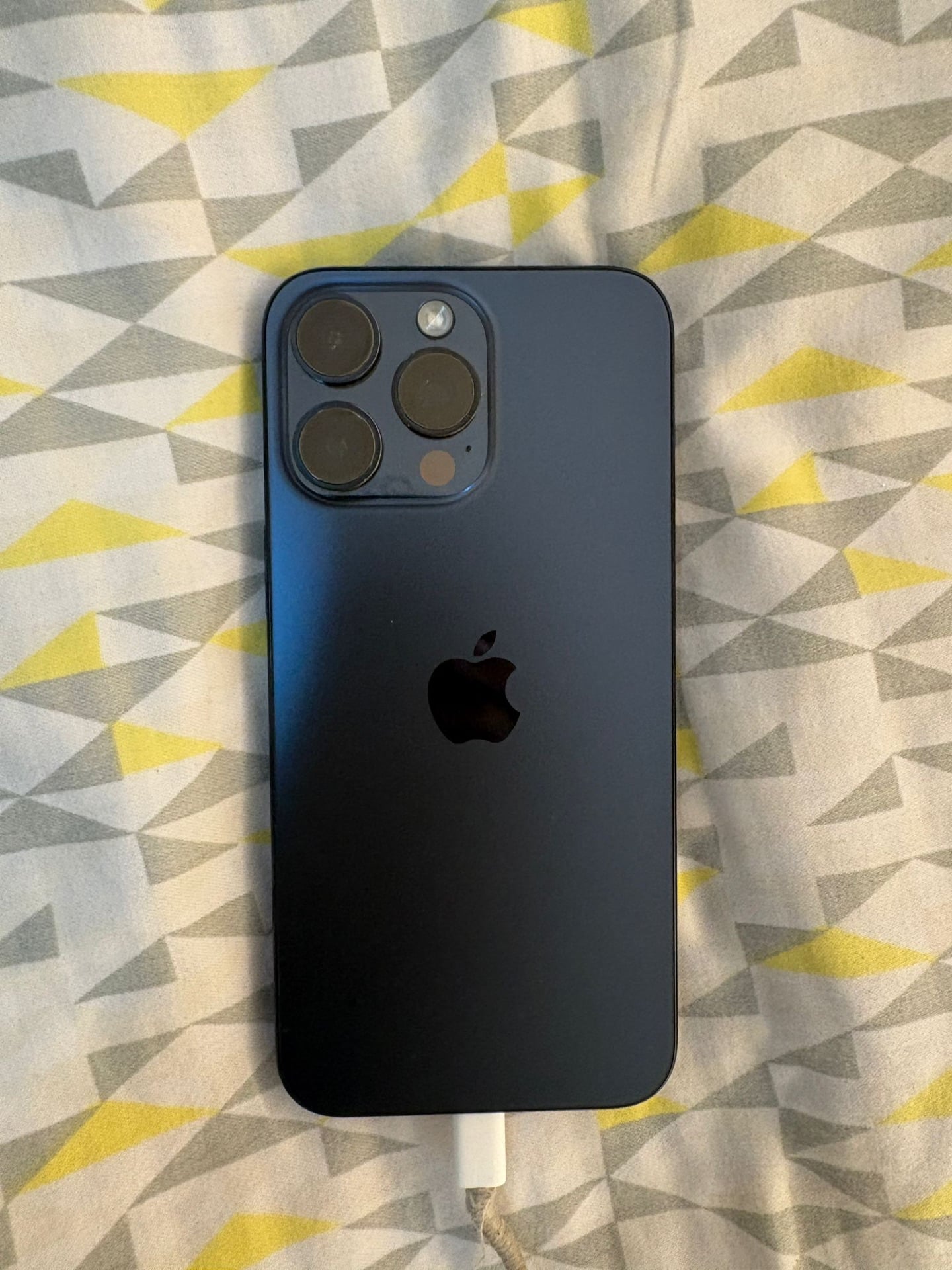 iPhone 15 Pro Max - Image 1