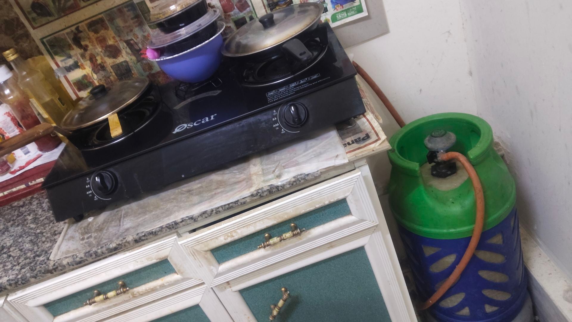 Gas cylinder & stove - Image 1
