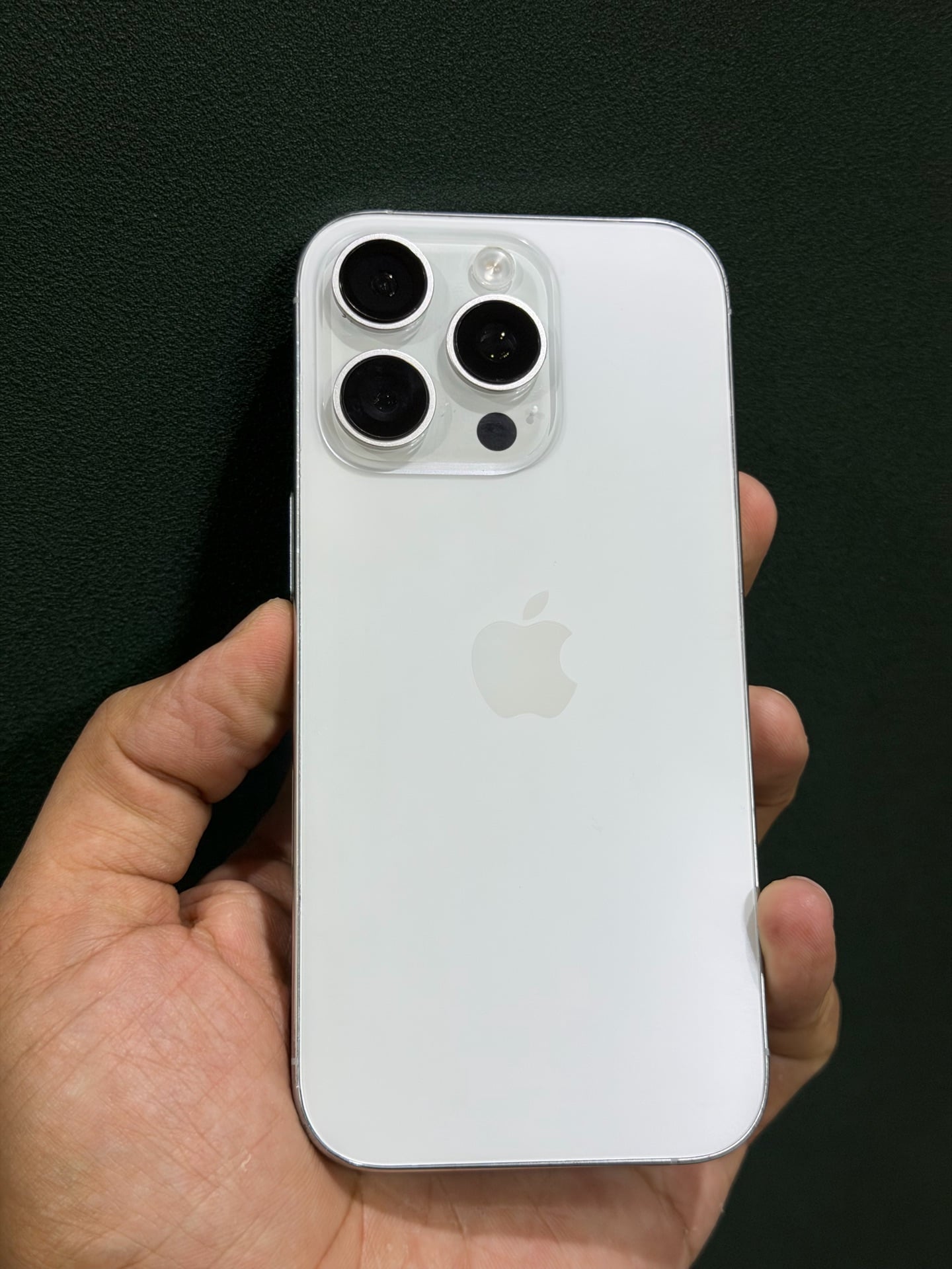 iPhone 16 Pro 256 GB 92% Silver - Image 1