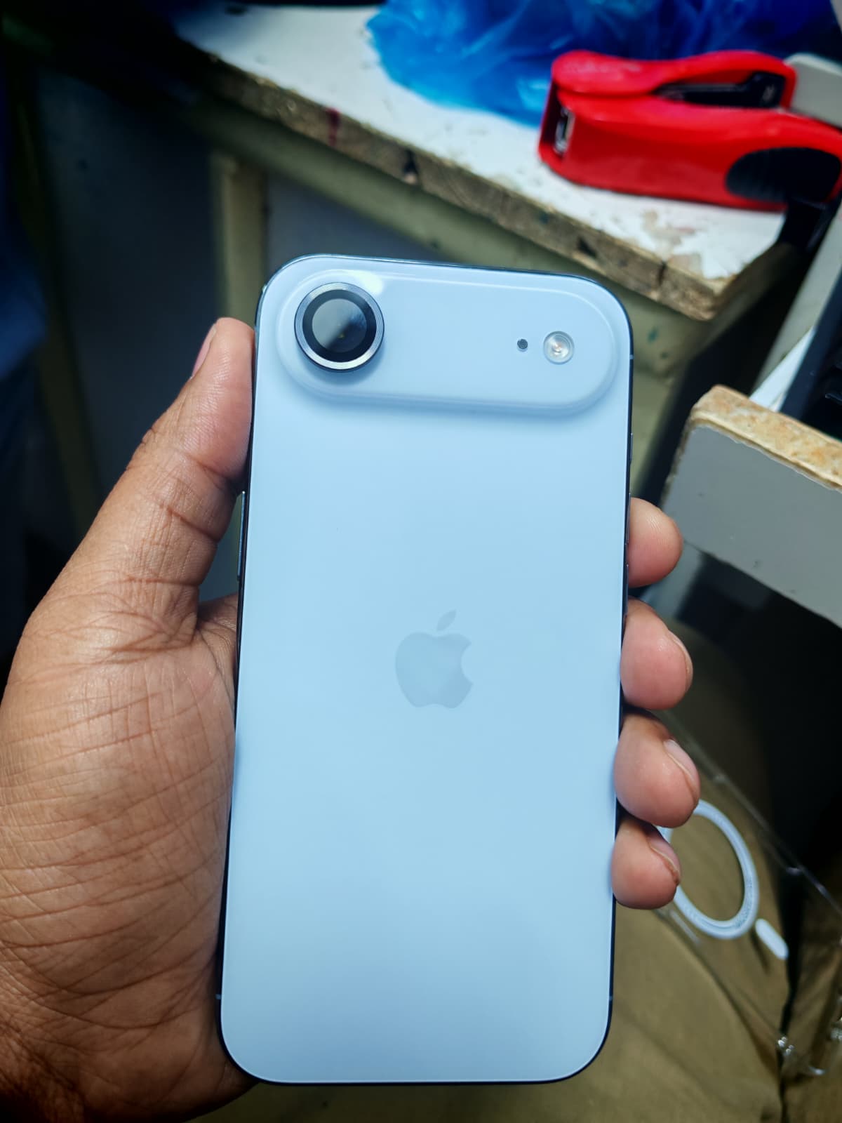 iPHONE 17 AIR - Image 1