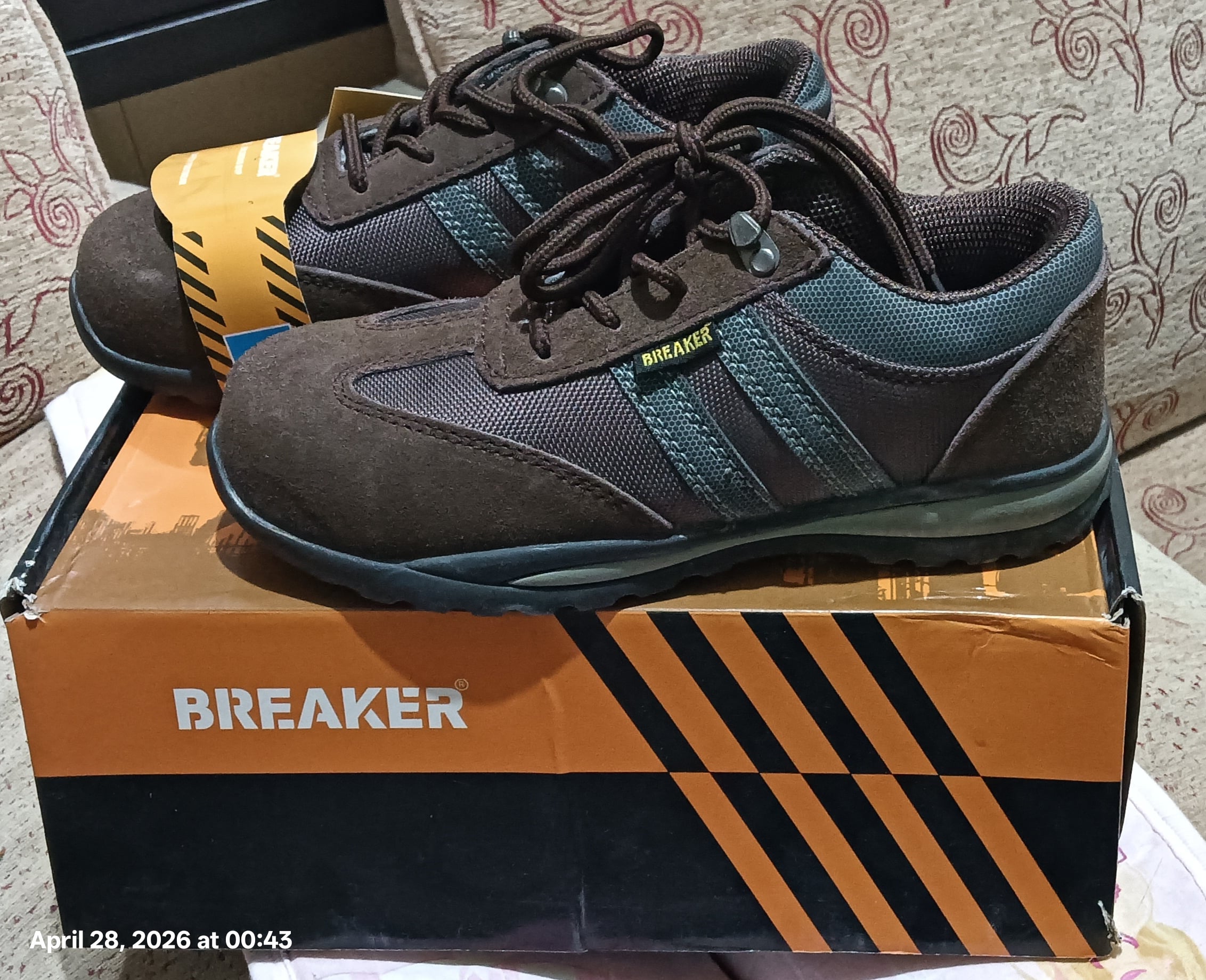 For sale Breaker safety shoes  [ WhatsApp 55007669 ] - Image 3