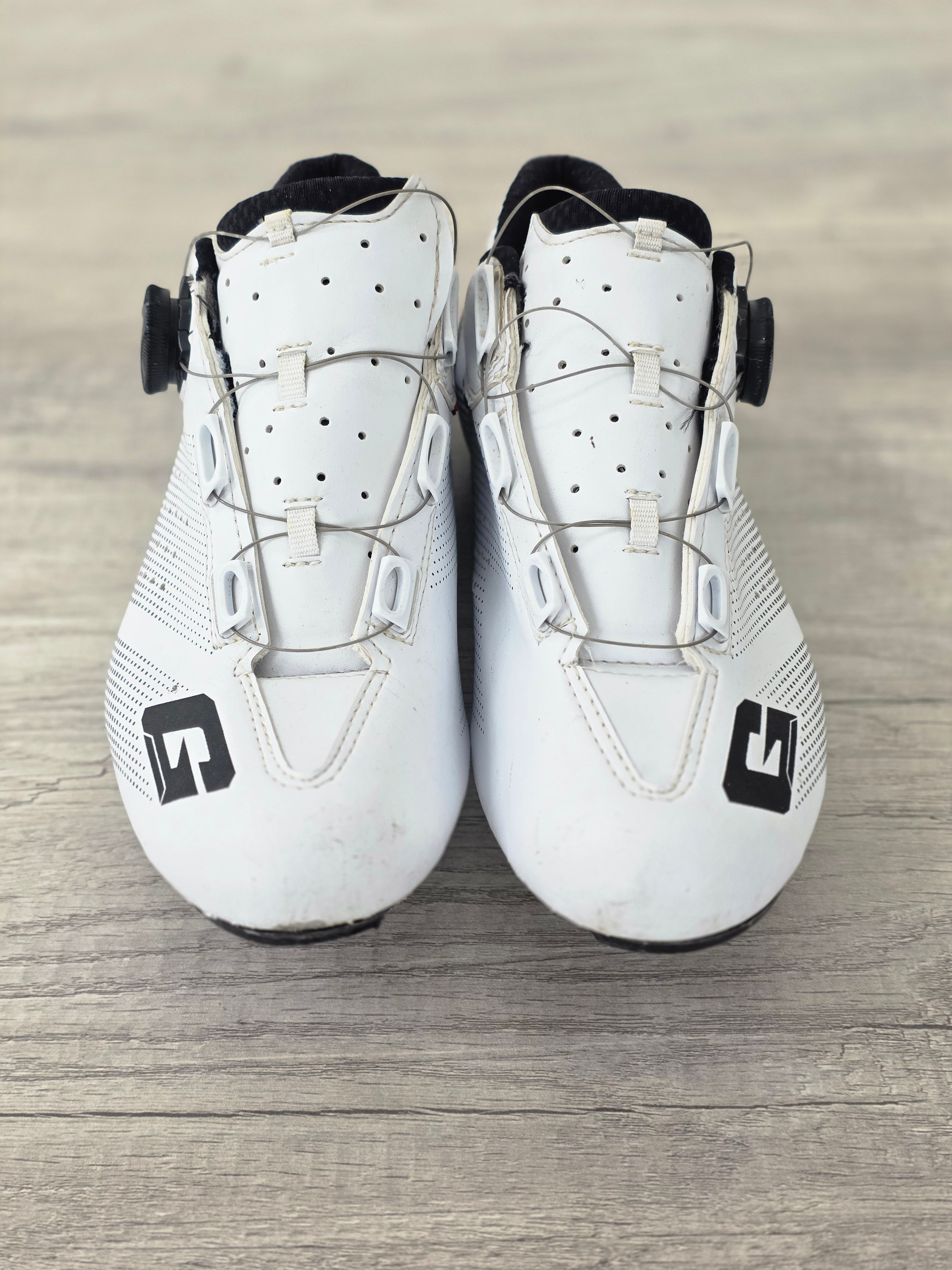 For sale helmet and shoes - Image 6