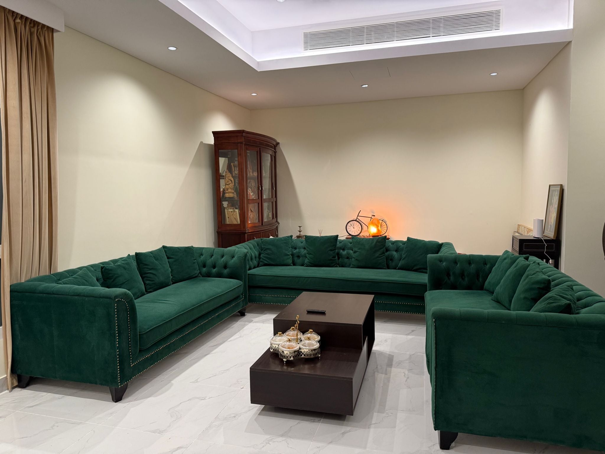 Sofa set 10 seaters with pillows - Image 2