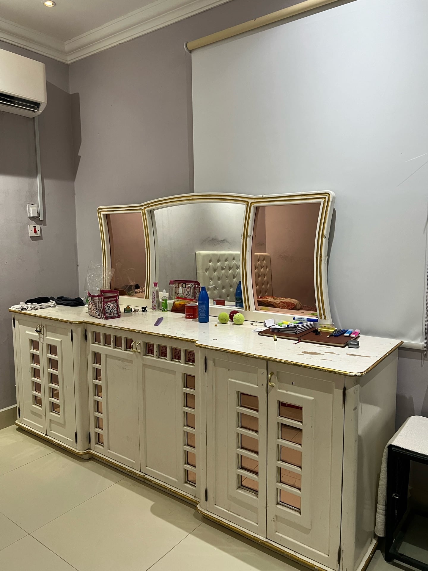 STUDY AND DRESSING TABLE - Image 2
