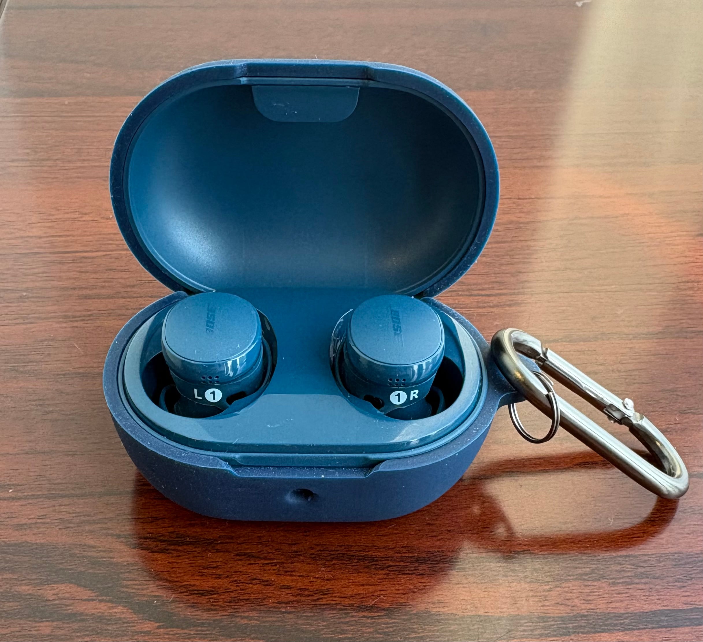 Bose QuietComfort Earbuds. Like New. - Image 2