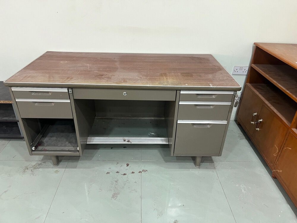 used office table for sale - Image 4