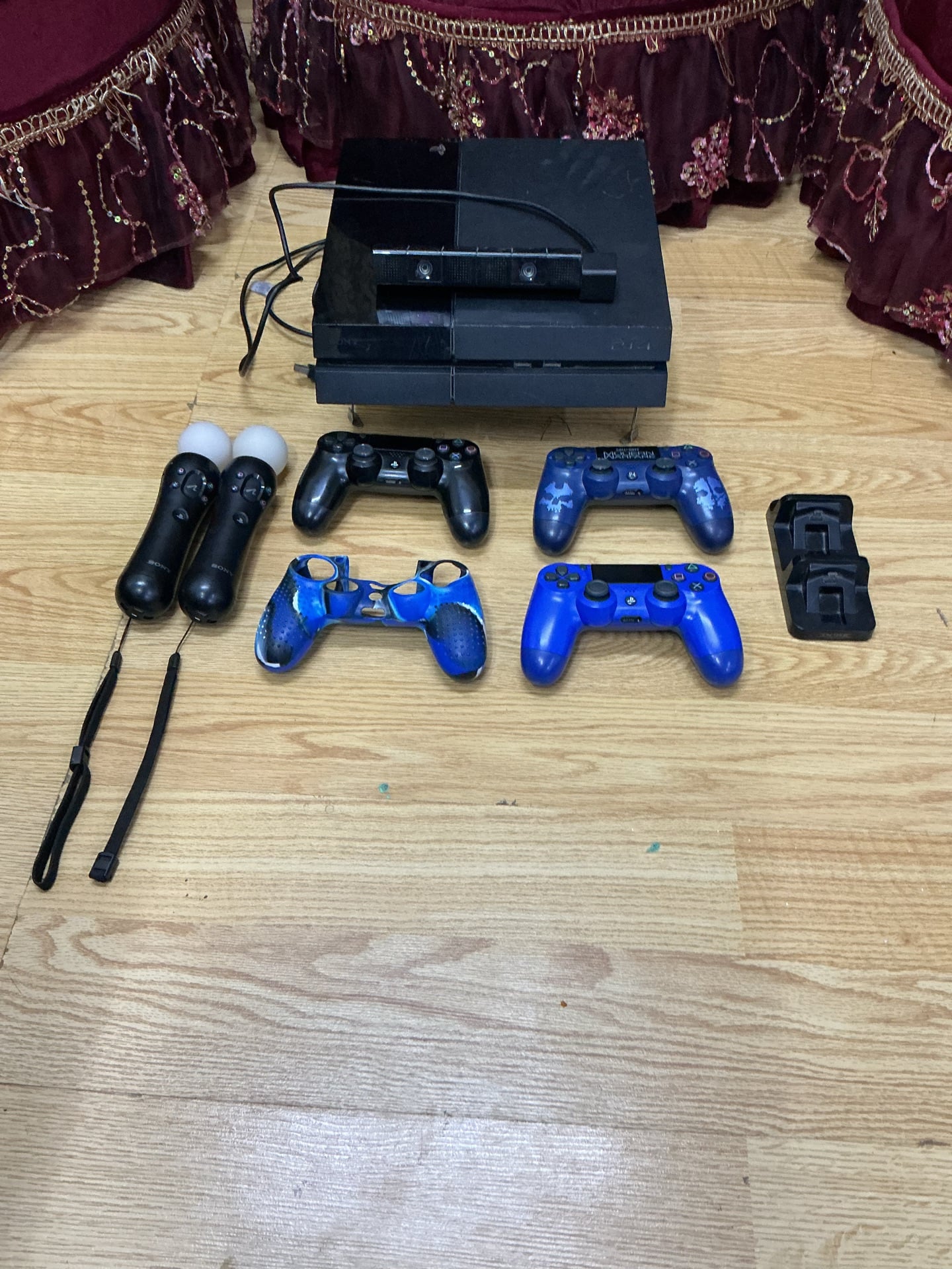 1TB ps4 bundle for sale (negotiable) - Image 1