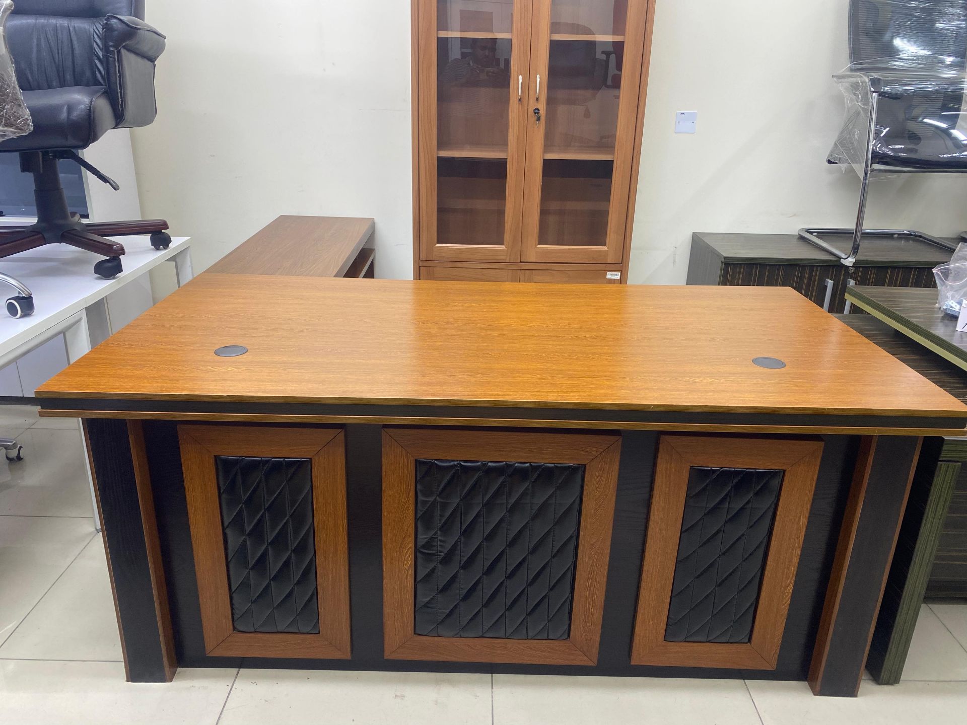Used office furniture buy and selling 33740365 - Image 1