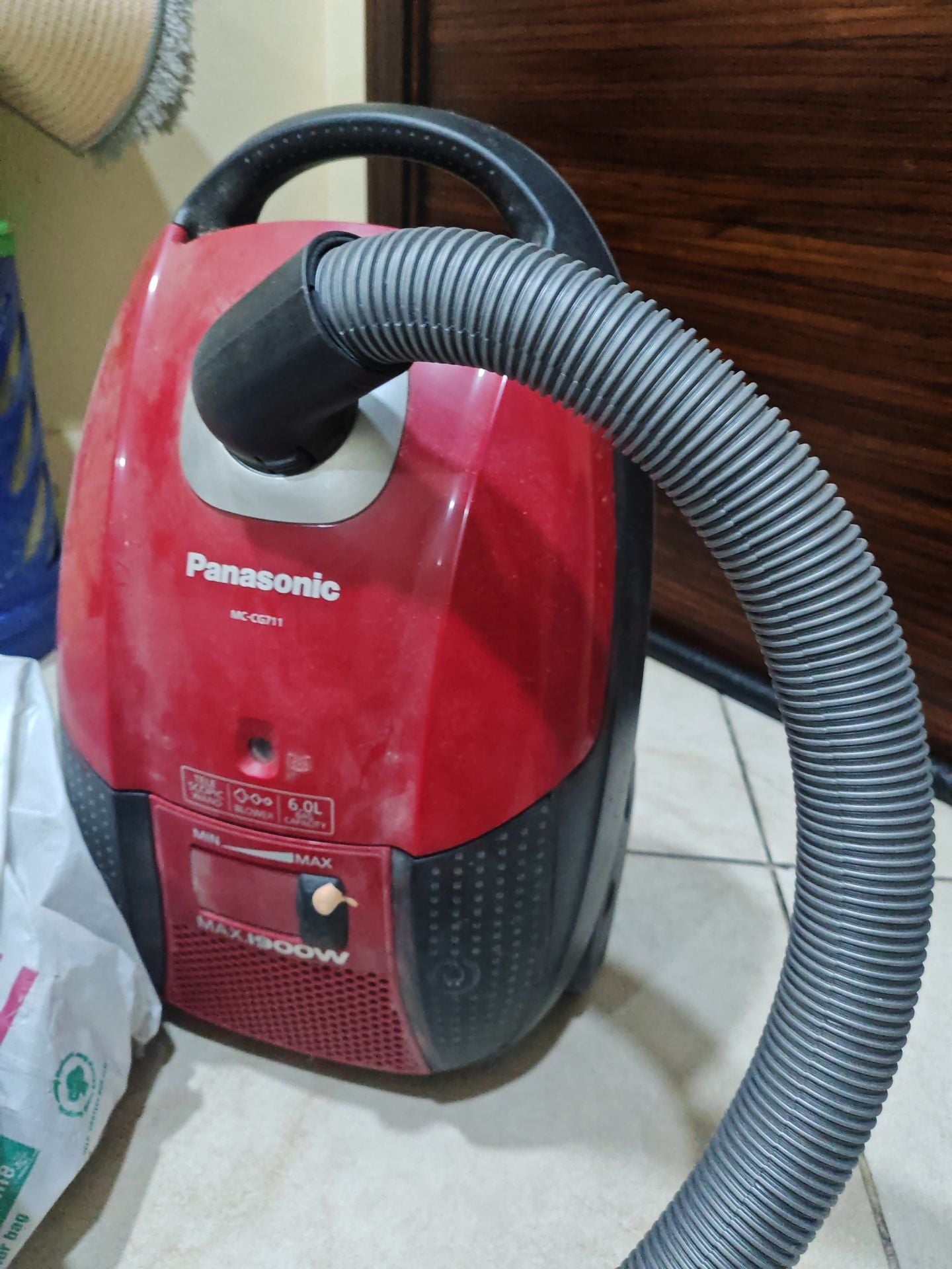 1900 w vaccum cleaner - Image 1