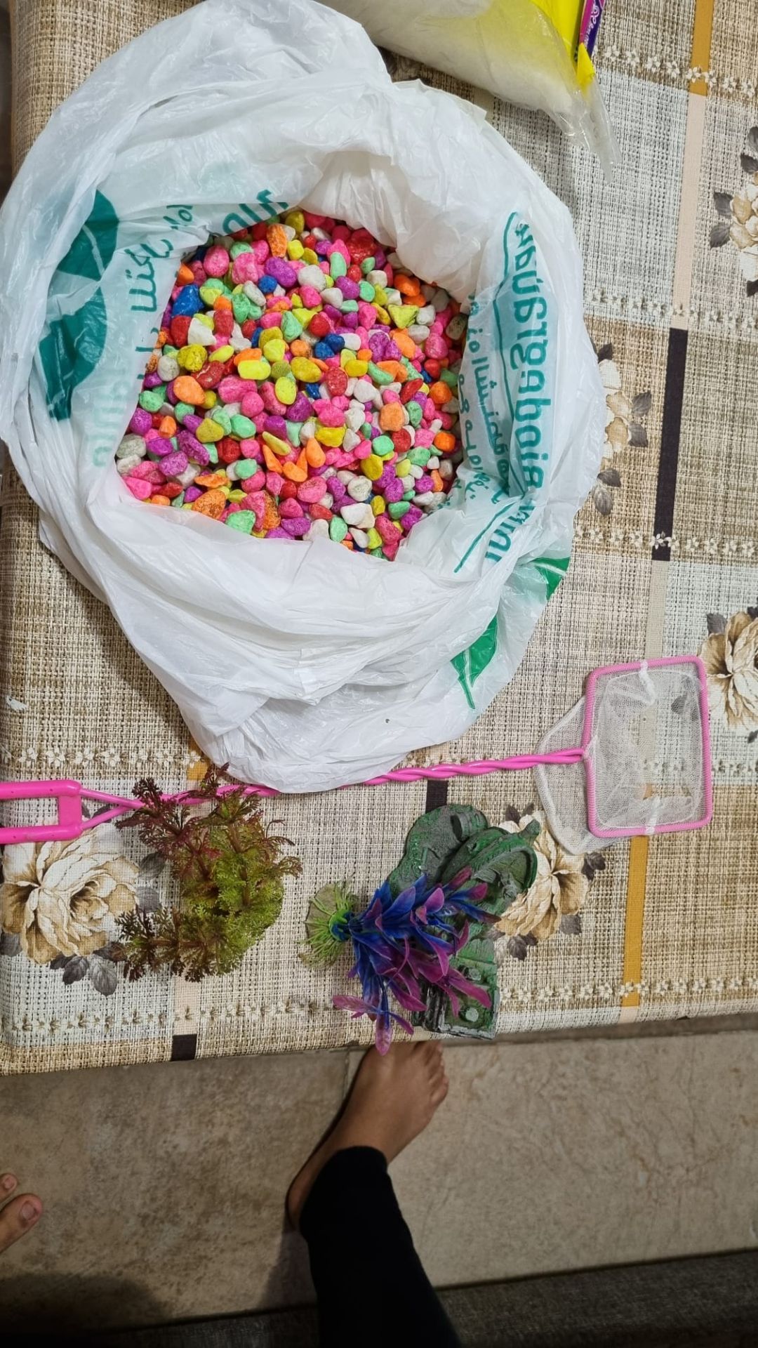 Selling fish tank with stone and accessories for decoration  - Image 3
