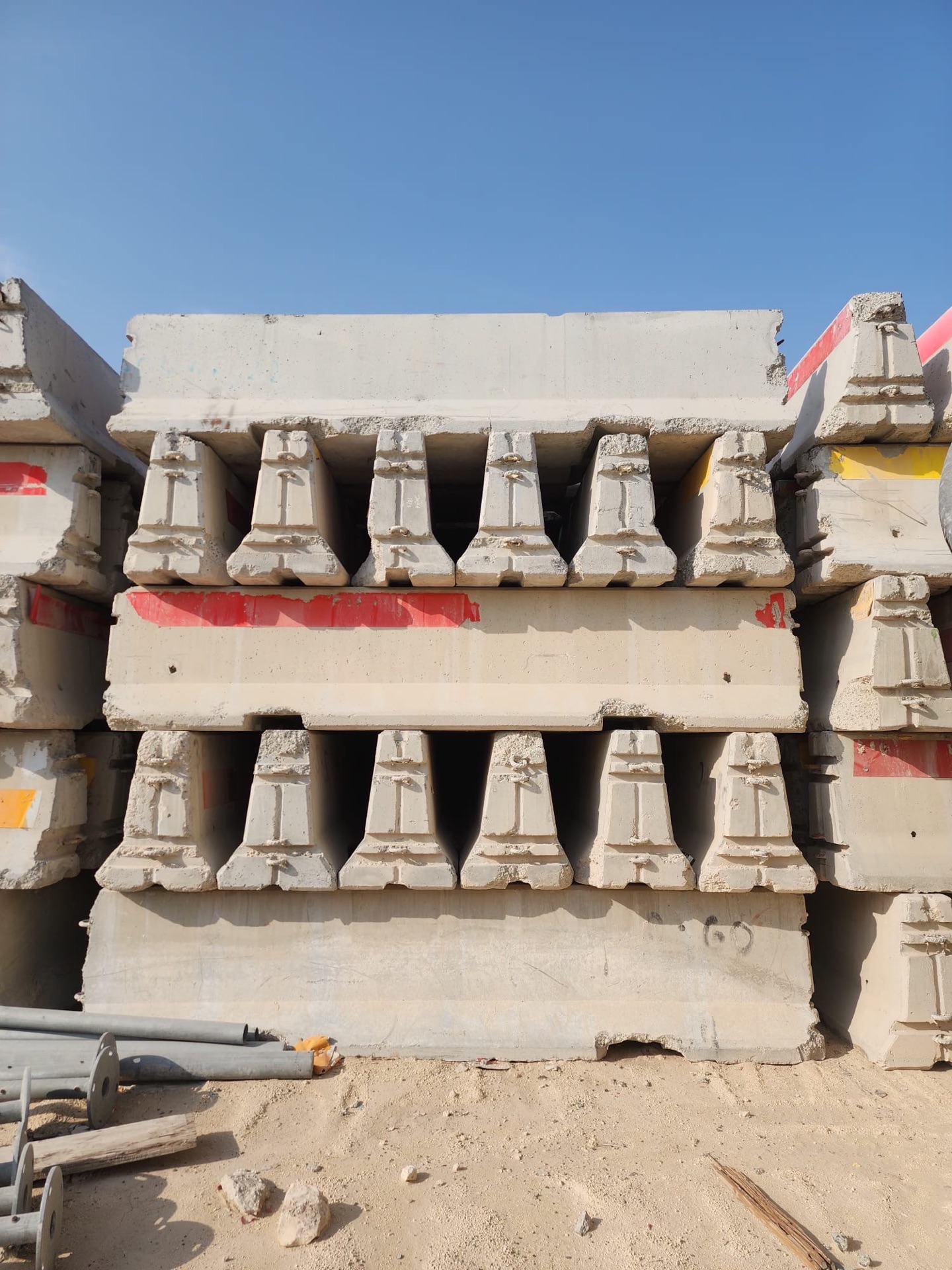 Concrete Barriers- Length 3.8 - Image 2