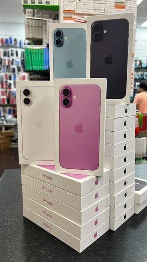 iPhone 16 256gb with warrantee - Image 1