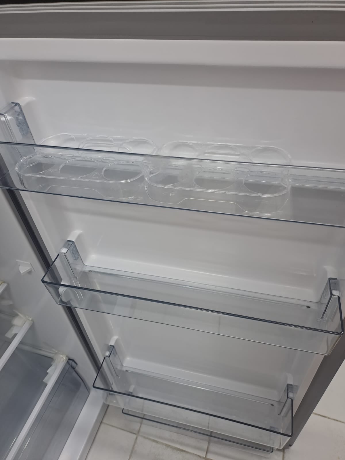Hisense 31 kg Fridge grey color for sale - Image 3