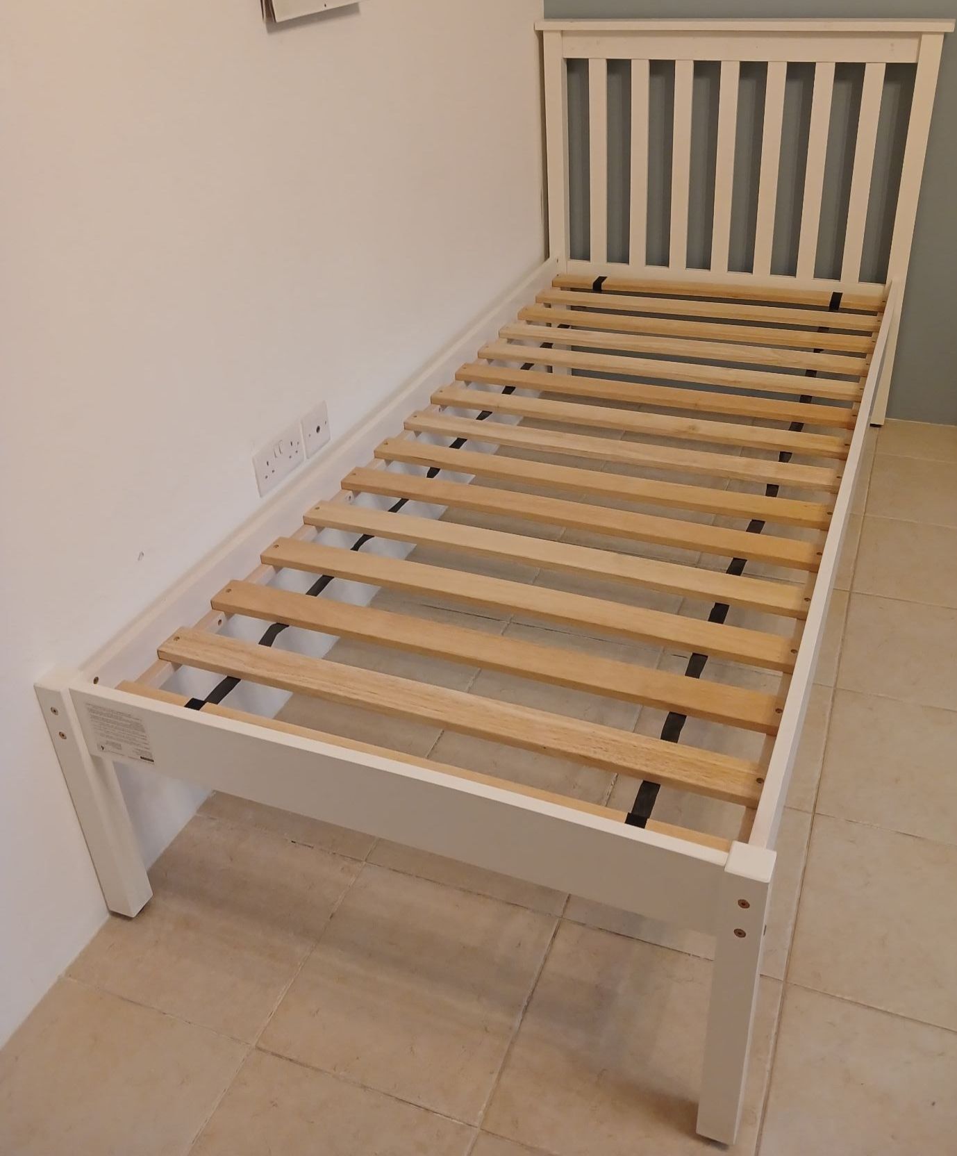 Single bed from home center  - Image 4