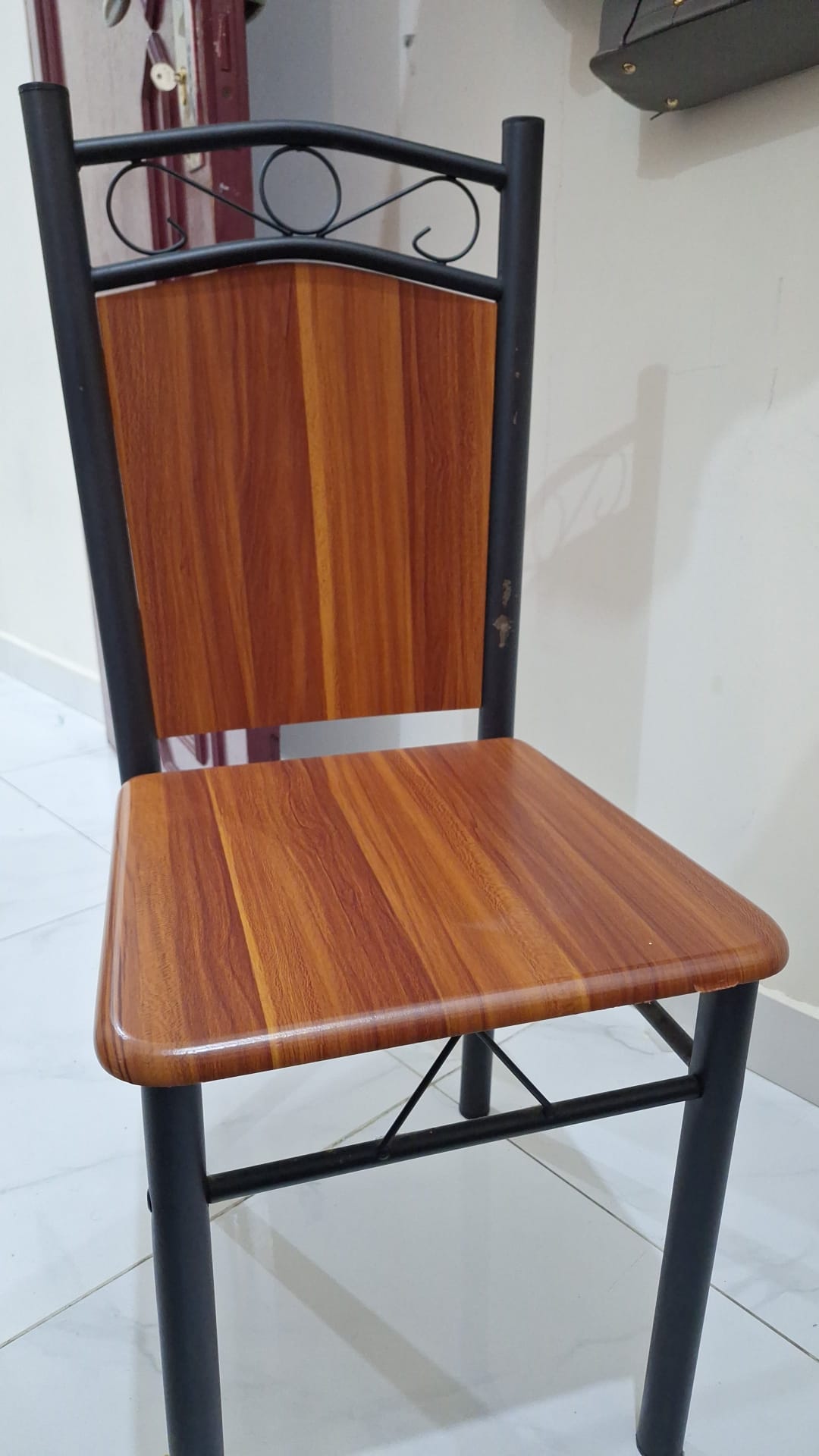 DINING TABLE WITH 5 CHAIRS SOLID IS FOR URGENT SALE - Image 4