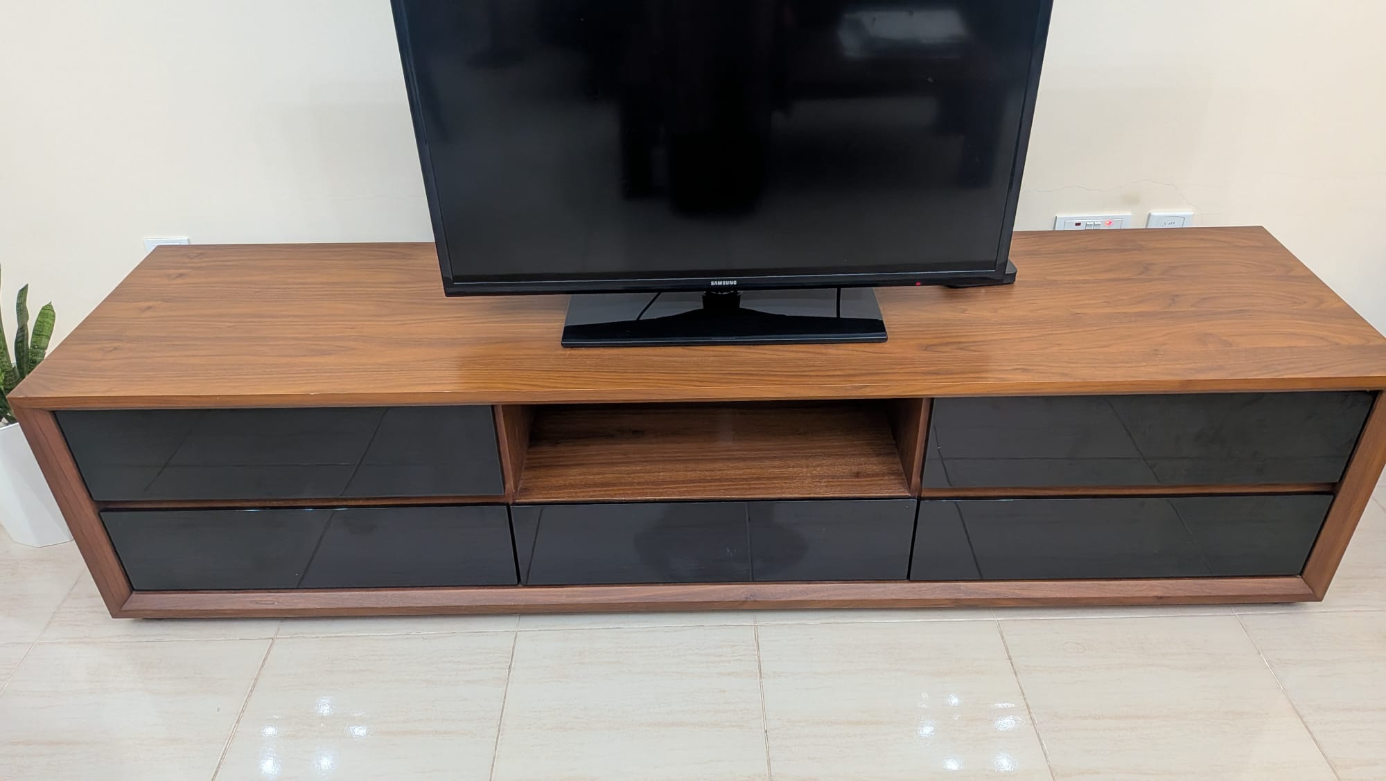 TV Stand with storage - Image 3