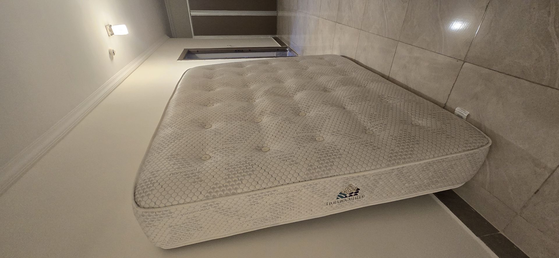 🔥 مرتبة هوم سنتر 200×180 شبه جديدة للبيع 🔥

🔥 Home Centre Mattress 200×180 –  - Image 8