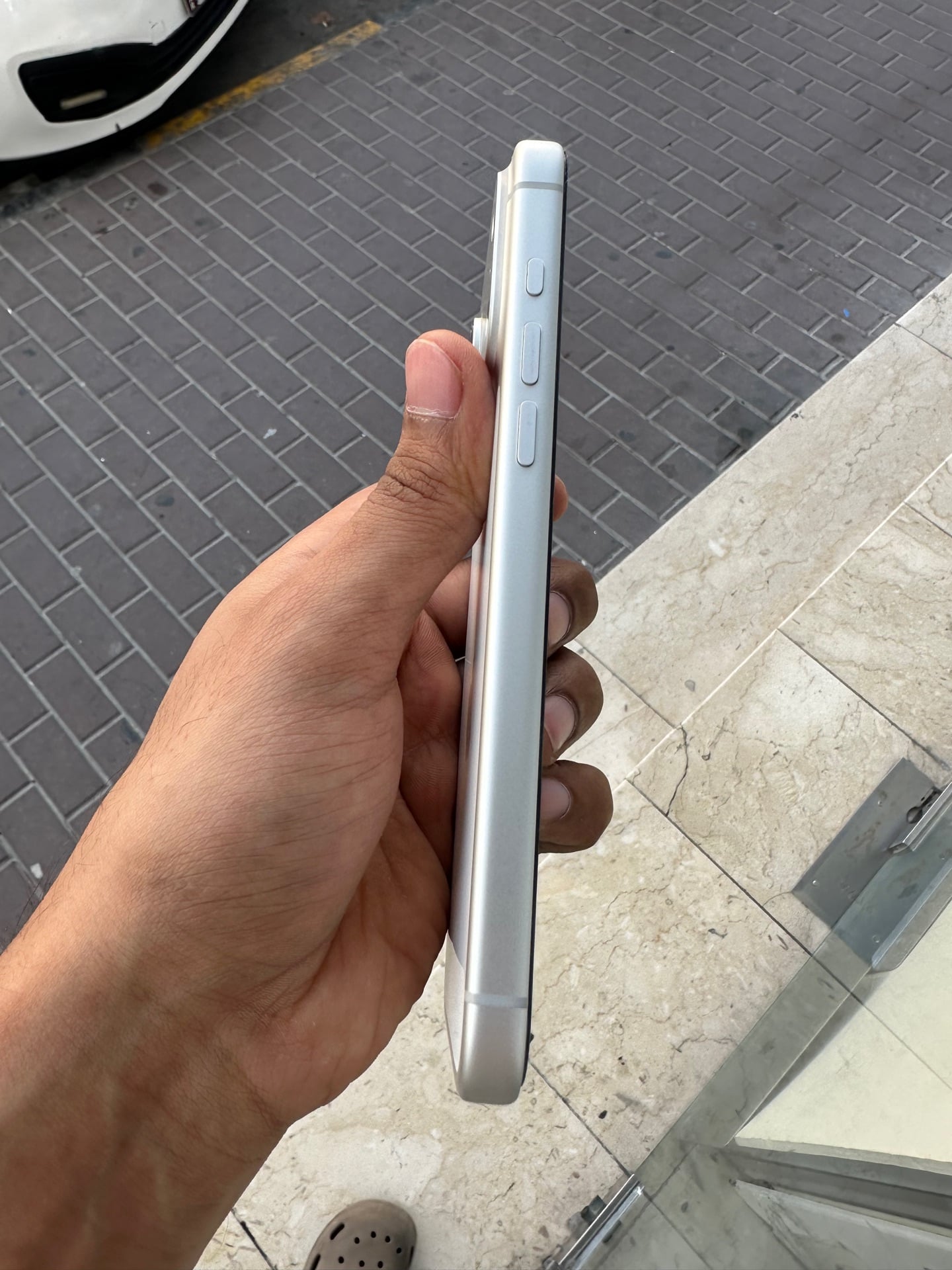 Iphone 17 pro max silver - Image 2