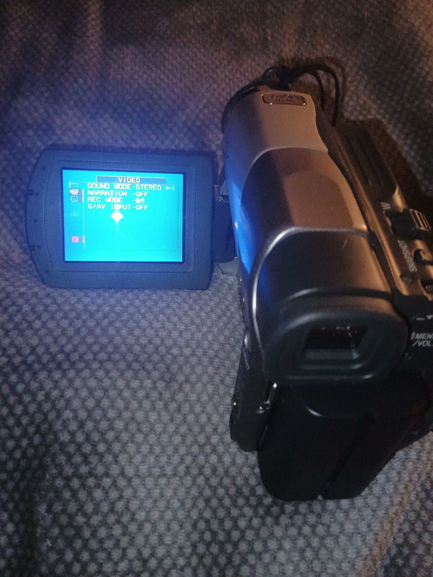 JVC camcorder  - Image 6