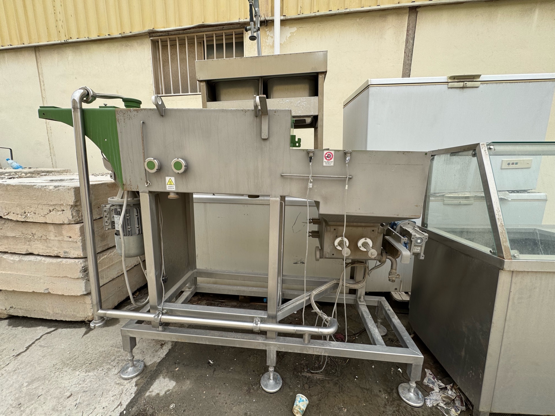 Cream making machine and chest freezers Urgent - Image 6