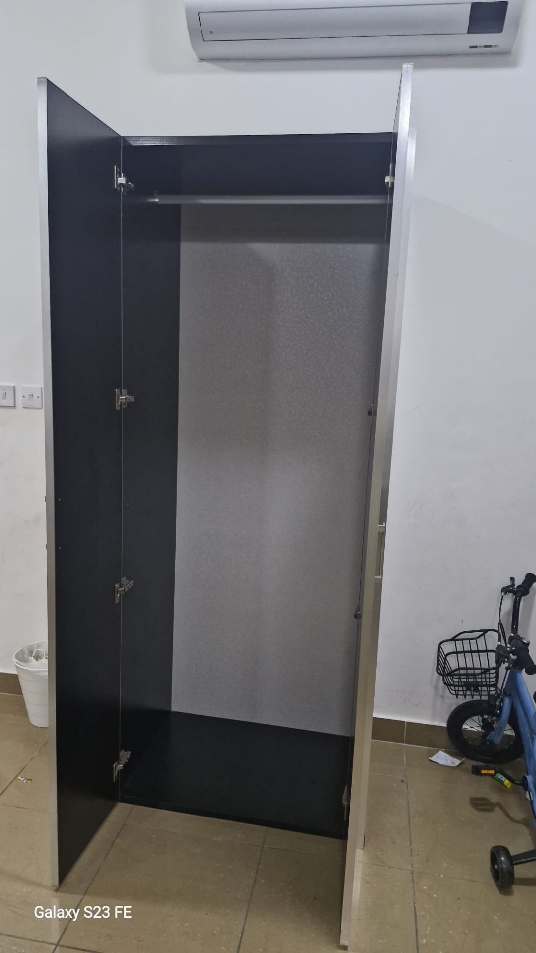 Free to Take : Double Door Wardrobe - Image 3