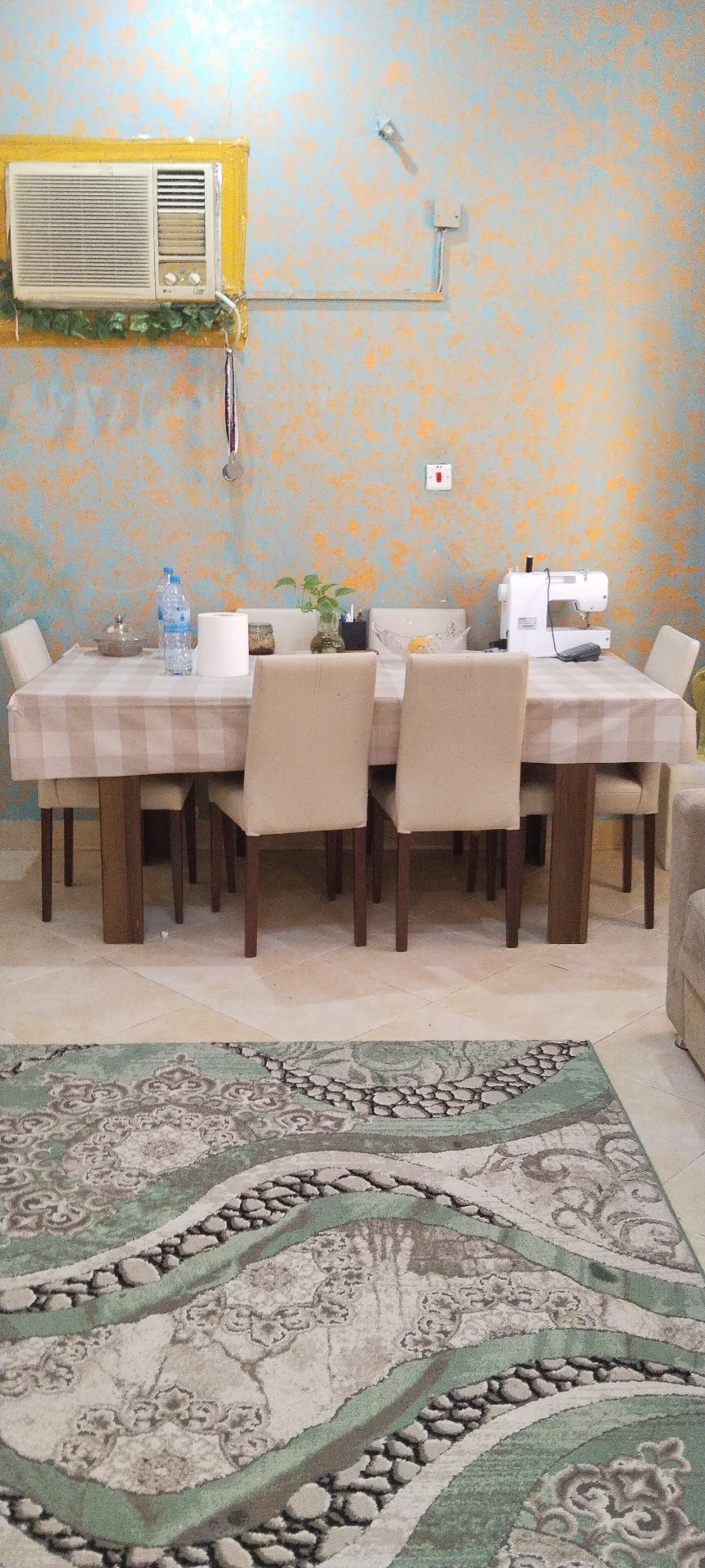 6 seater dining table  - Image 4