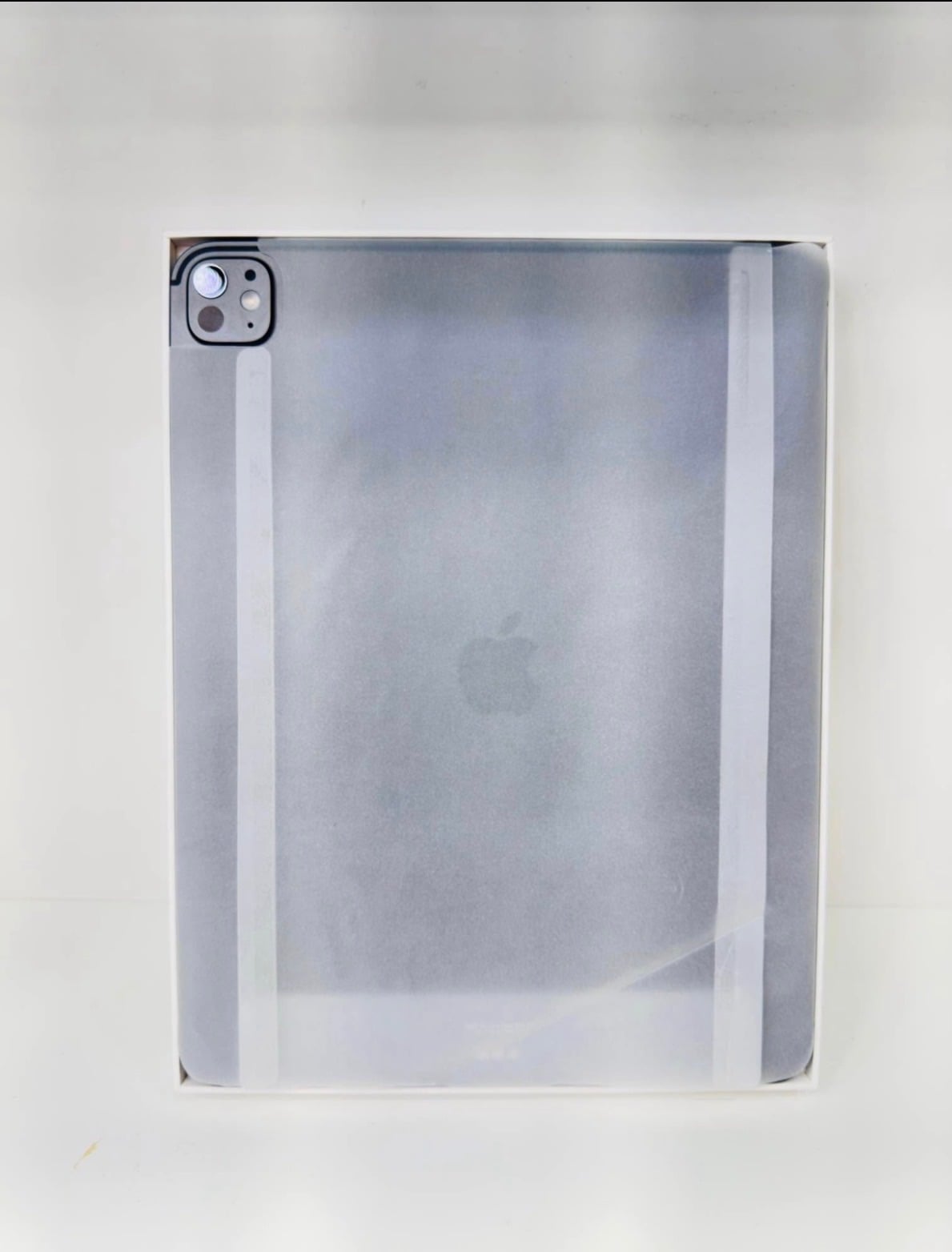 iPad Pro 13 inch M4 same like new  - Image 2