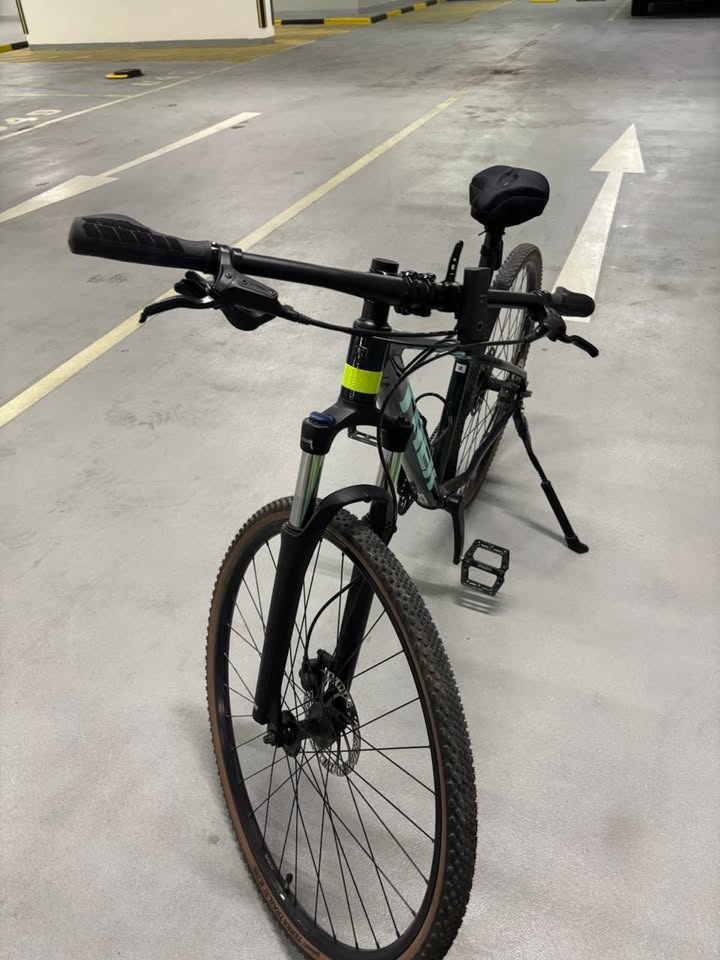 Trek Marlin 6 Medium, Excellent Condition - Image 2