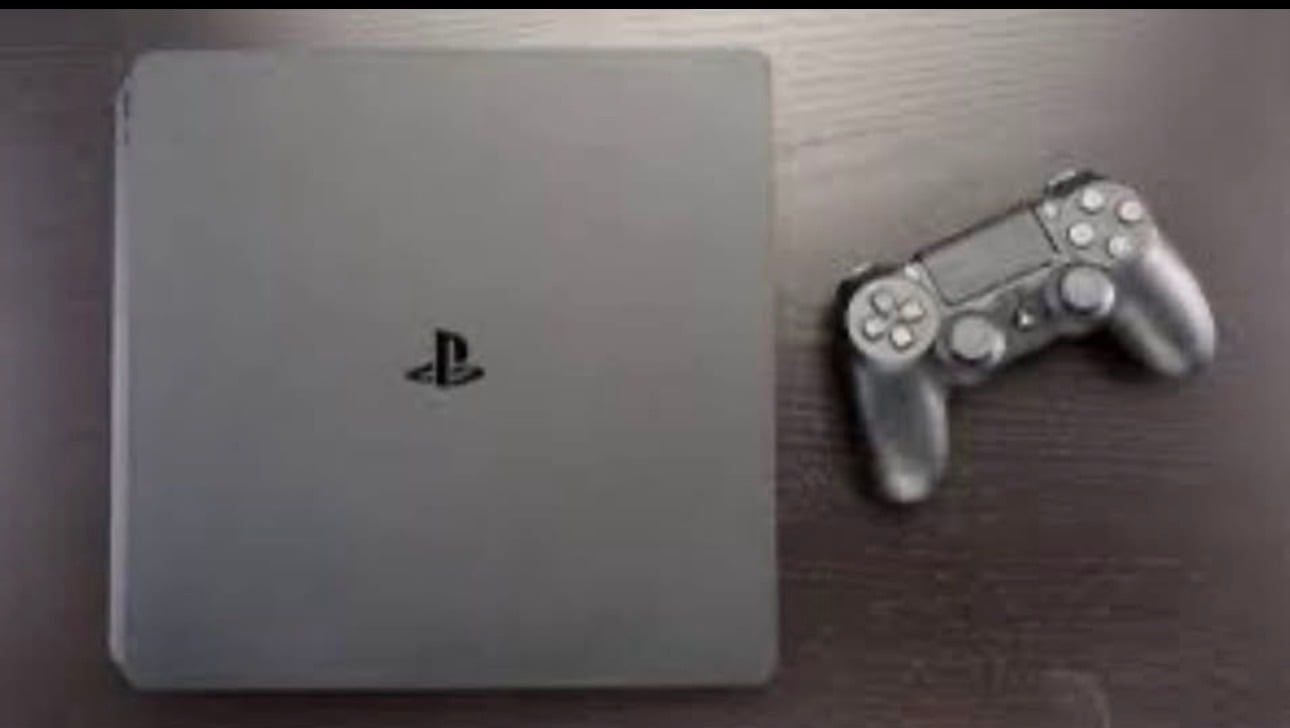 PS4 slim 1 tb - Image 1
