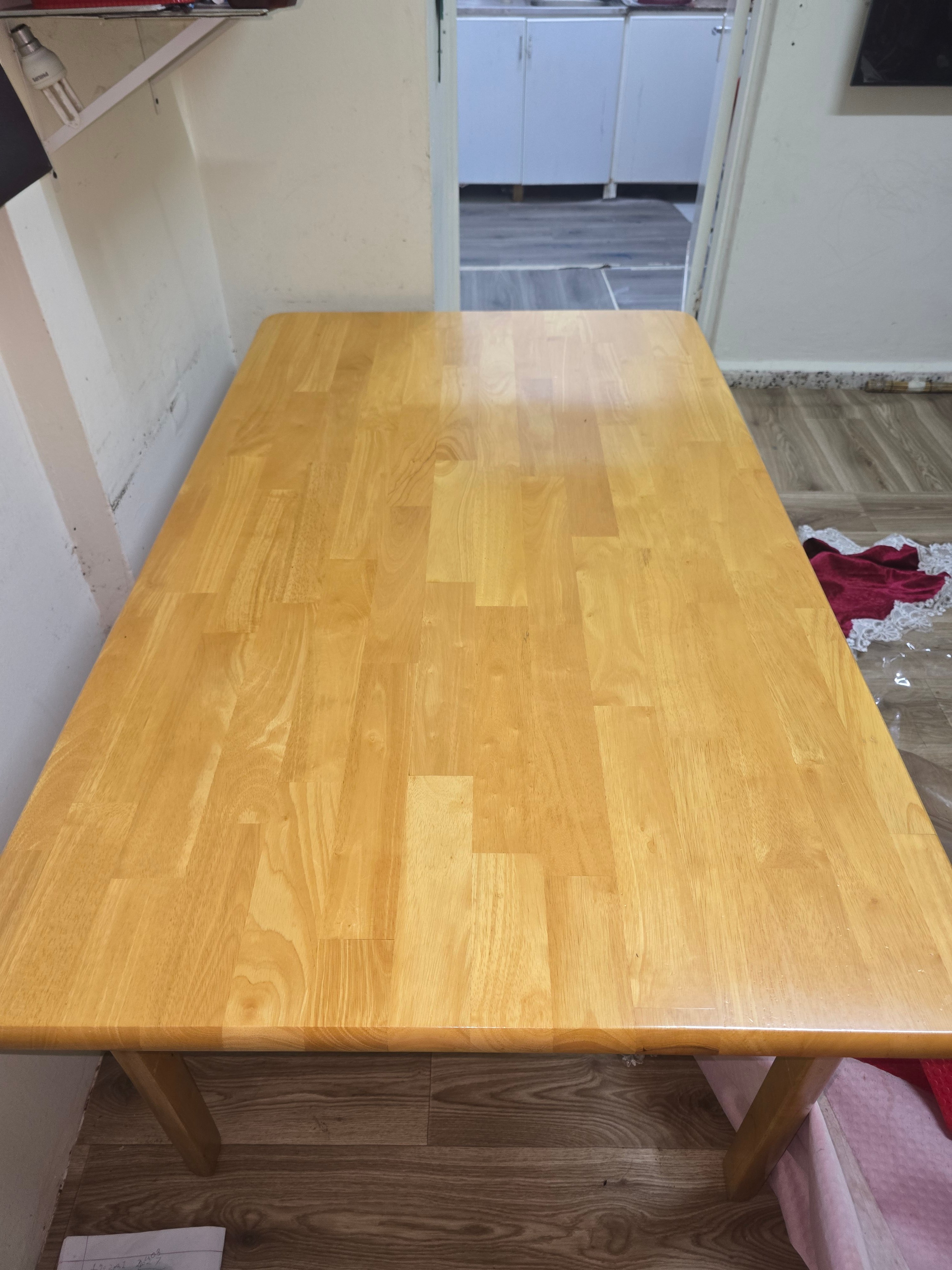 Reading Table for Sale – Excellent Condition - Image 5