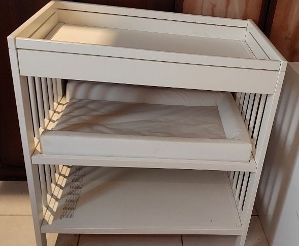 Diapers Changing Table  - Image 2
