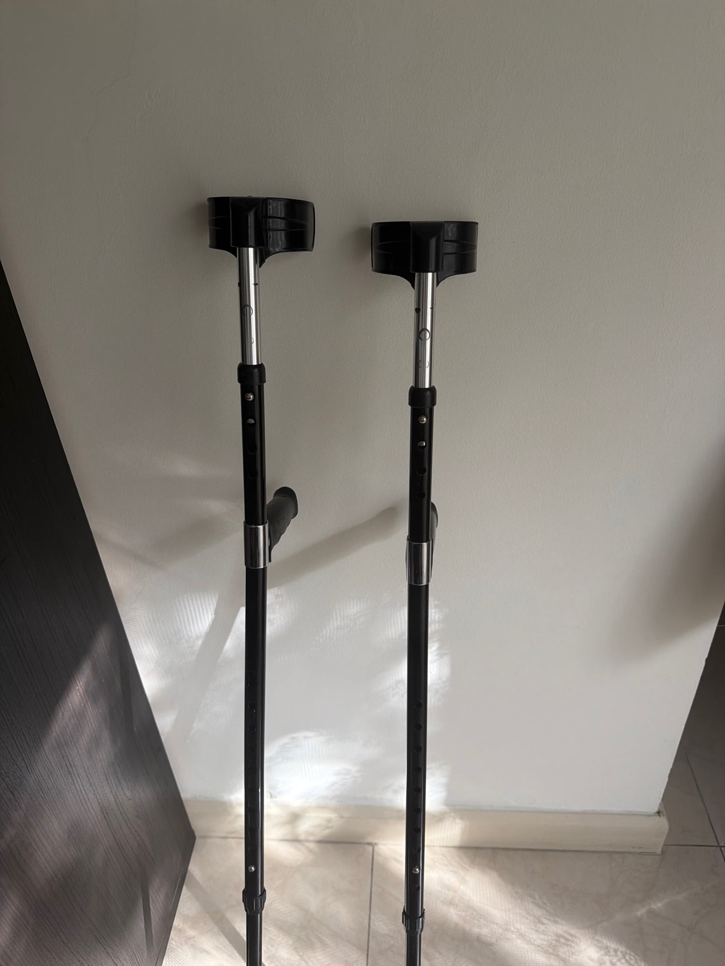 Cutches, Walking sticks. Foldable  - Image 2