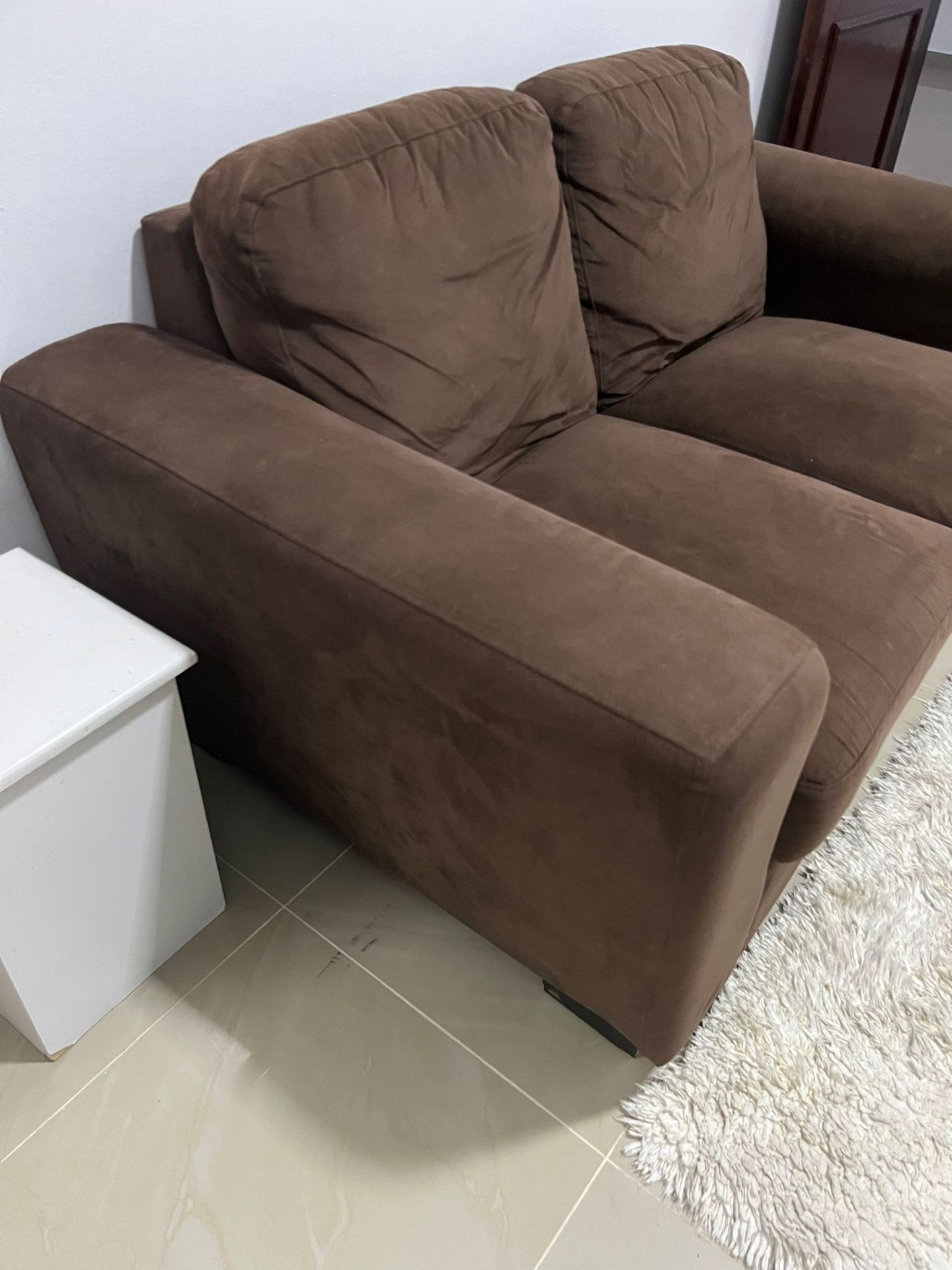 Sofa 2 seater كنبة لشخصين - Image 3