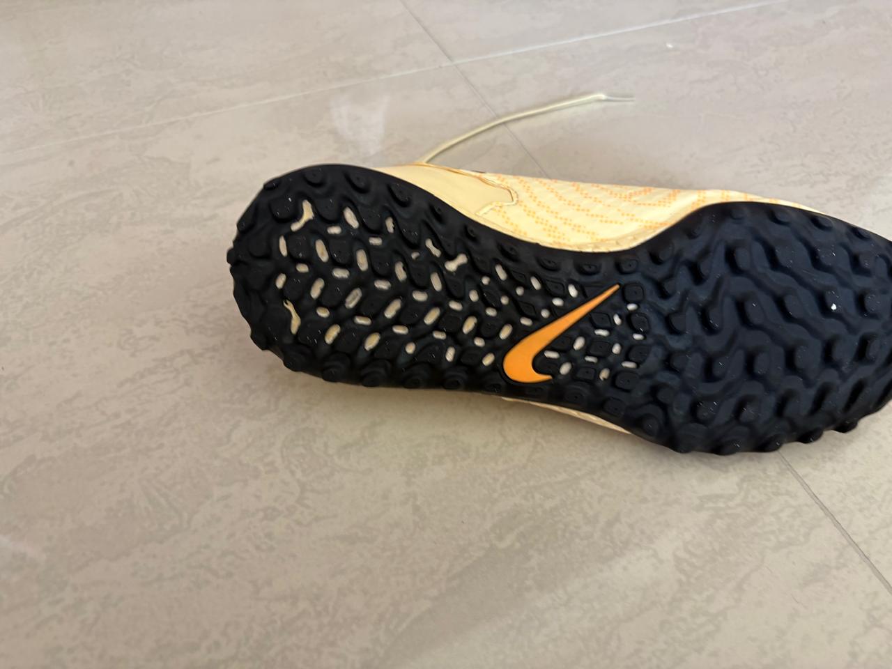 Football shoes for sale - Image 2