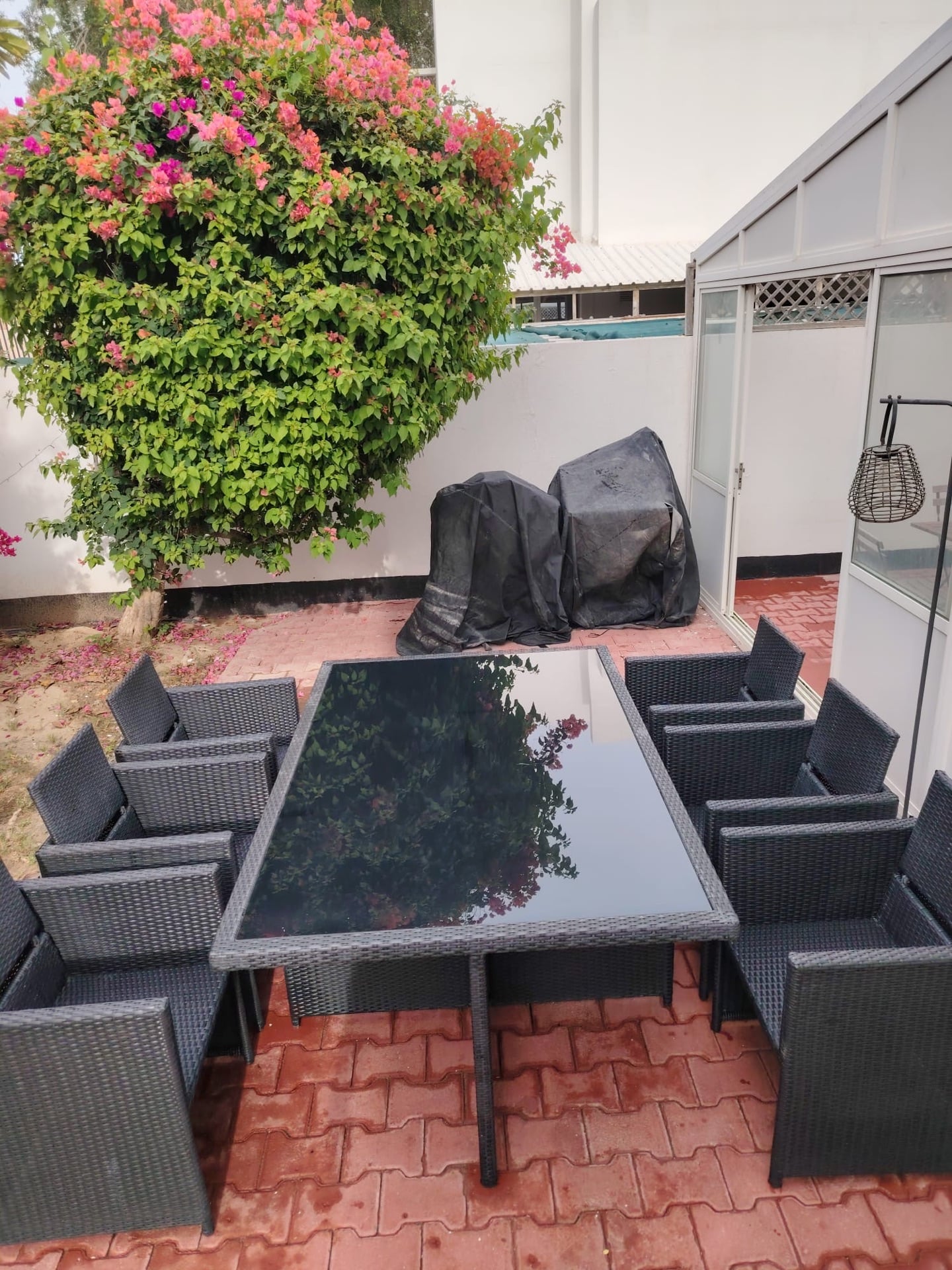 Garden table with 6 chairs - Image 2