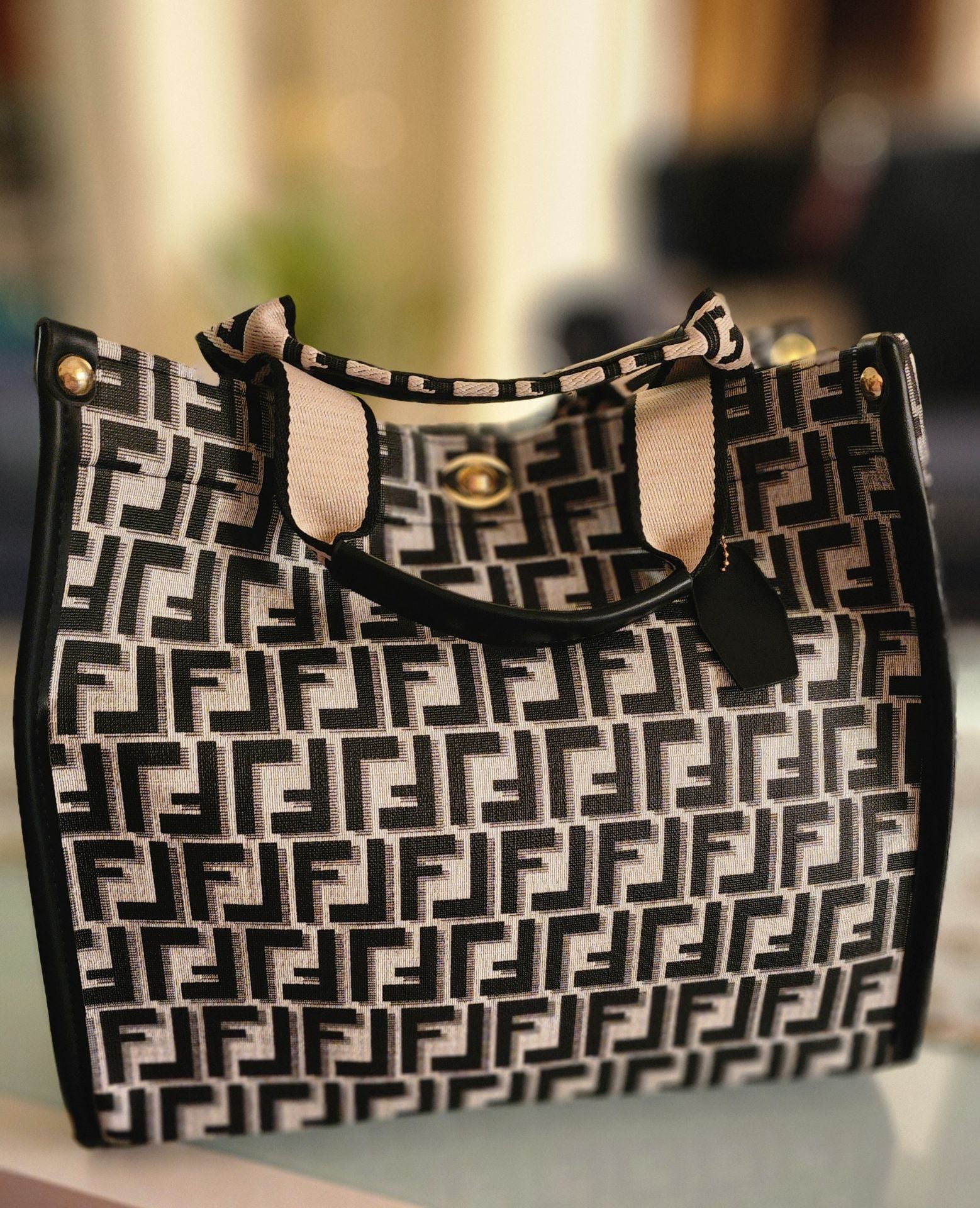 Large tote - Image 7