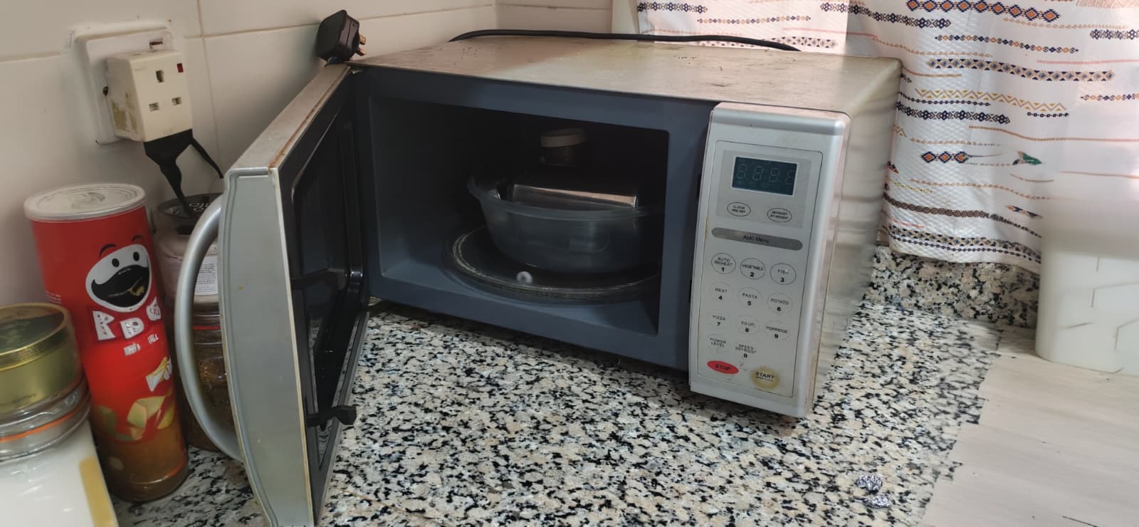 Kenwood Microwave – Good Working Condition - Image 2