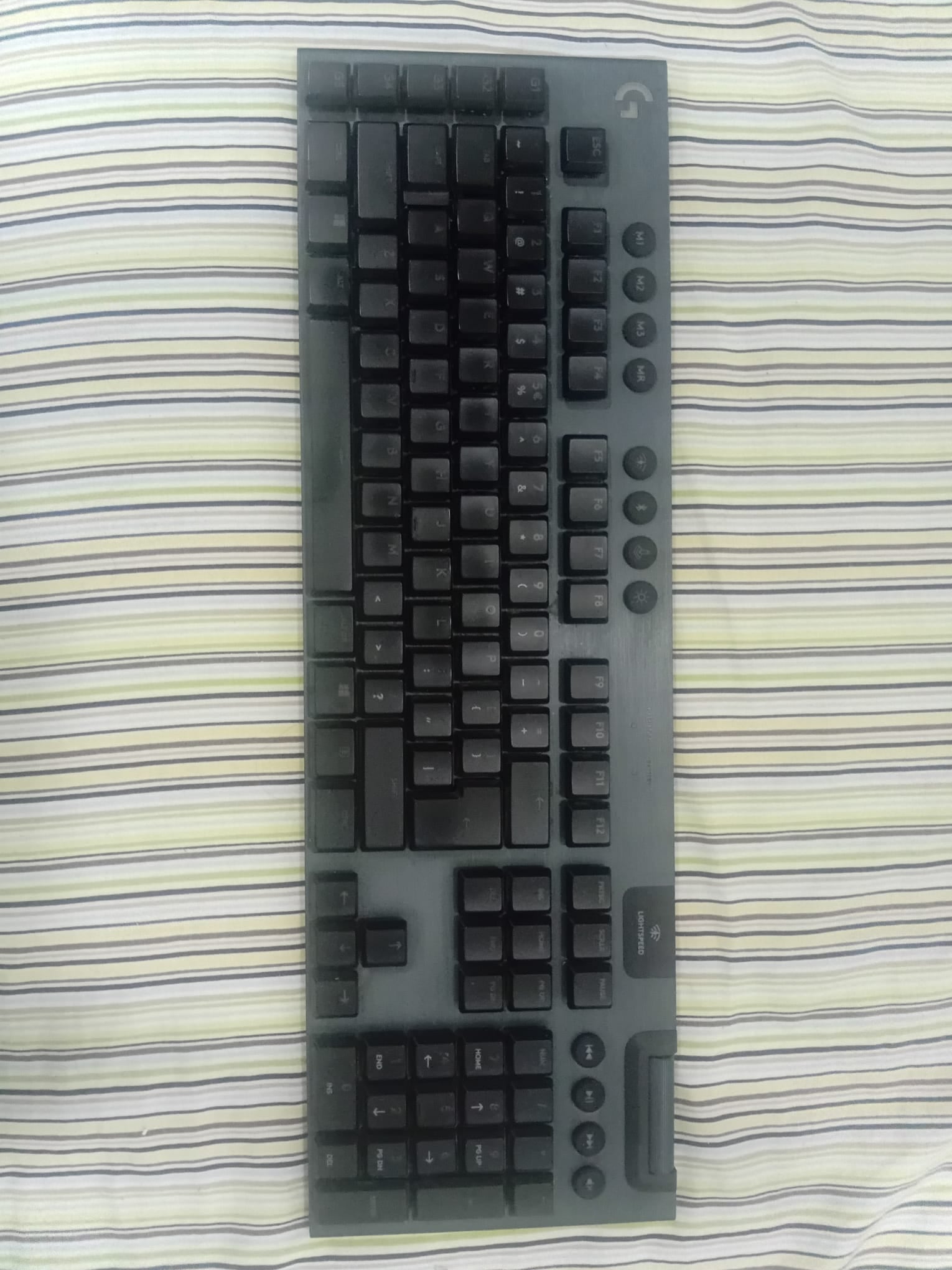Logitech G915 LIGHTSPEED Wireless Mechanical Gaming Keyboard - Image 1