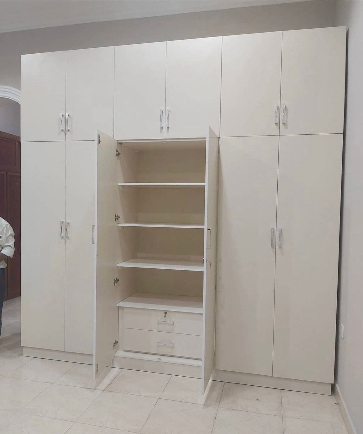 Luxury furniture - Image 4