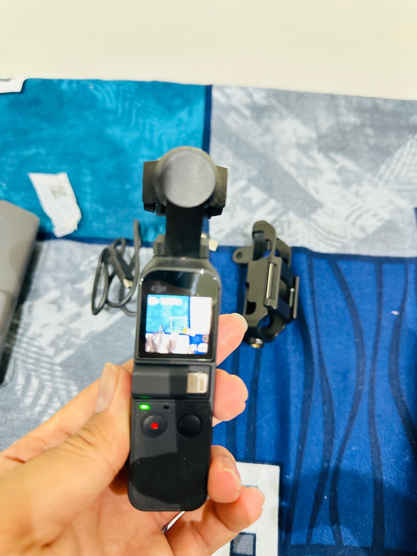 Hamilton bleander, DJI osmo pocket, safa empty can - Image 6