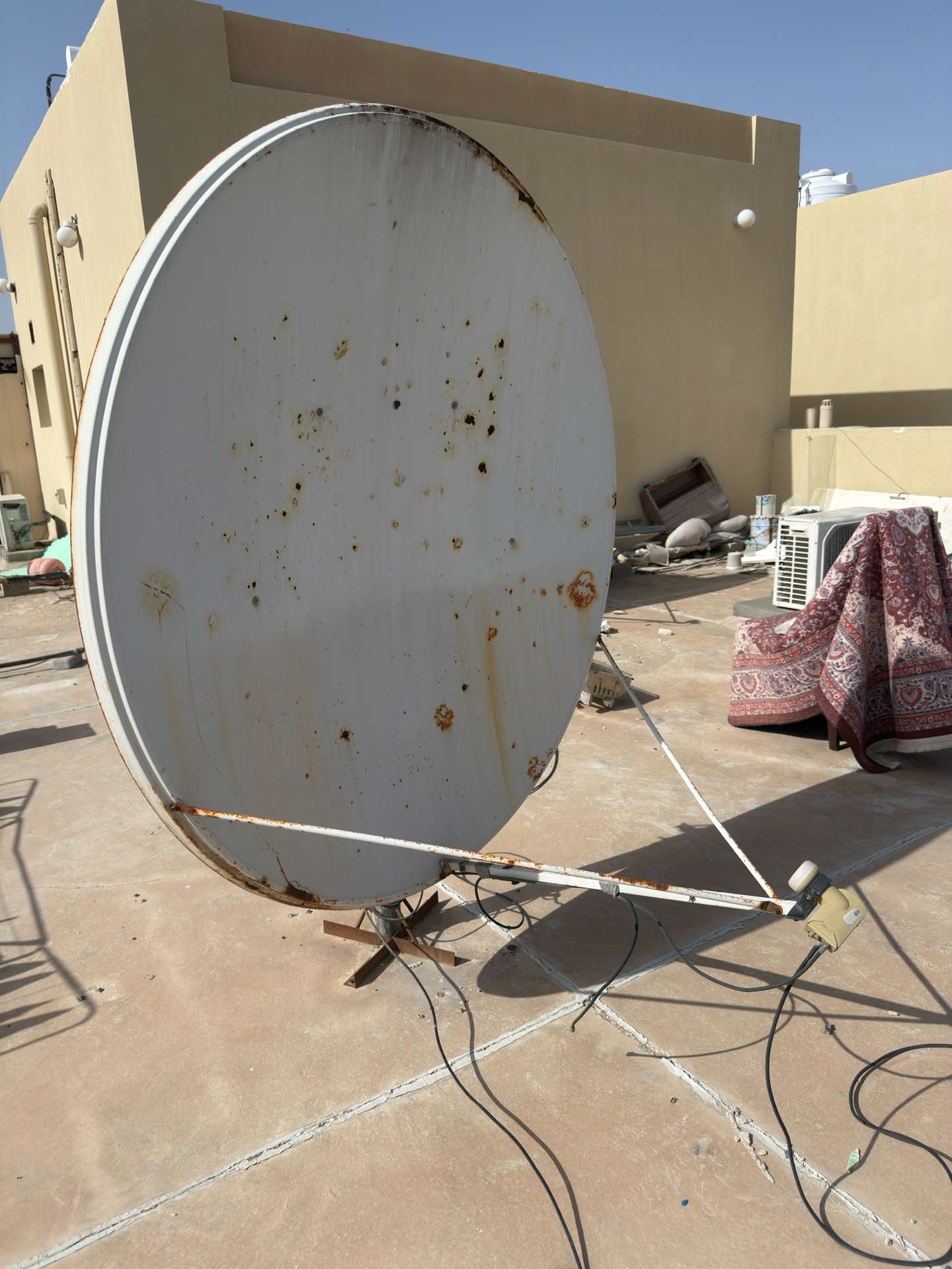 Airtel dish set with LNB full set urgent sale as moving  - Image 2