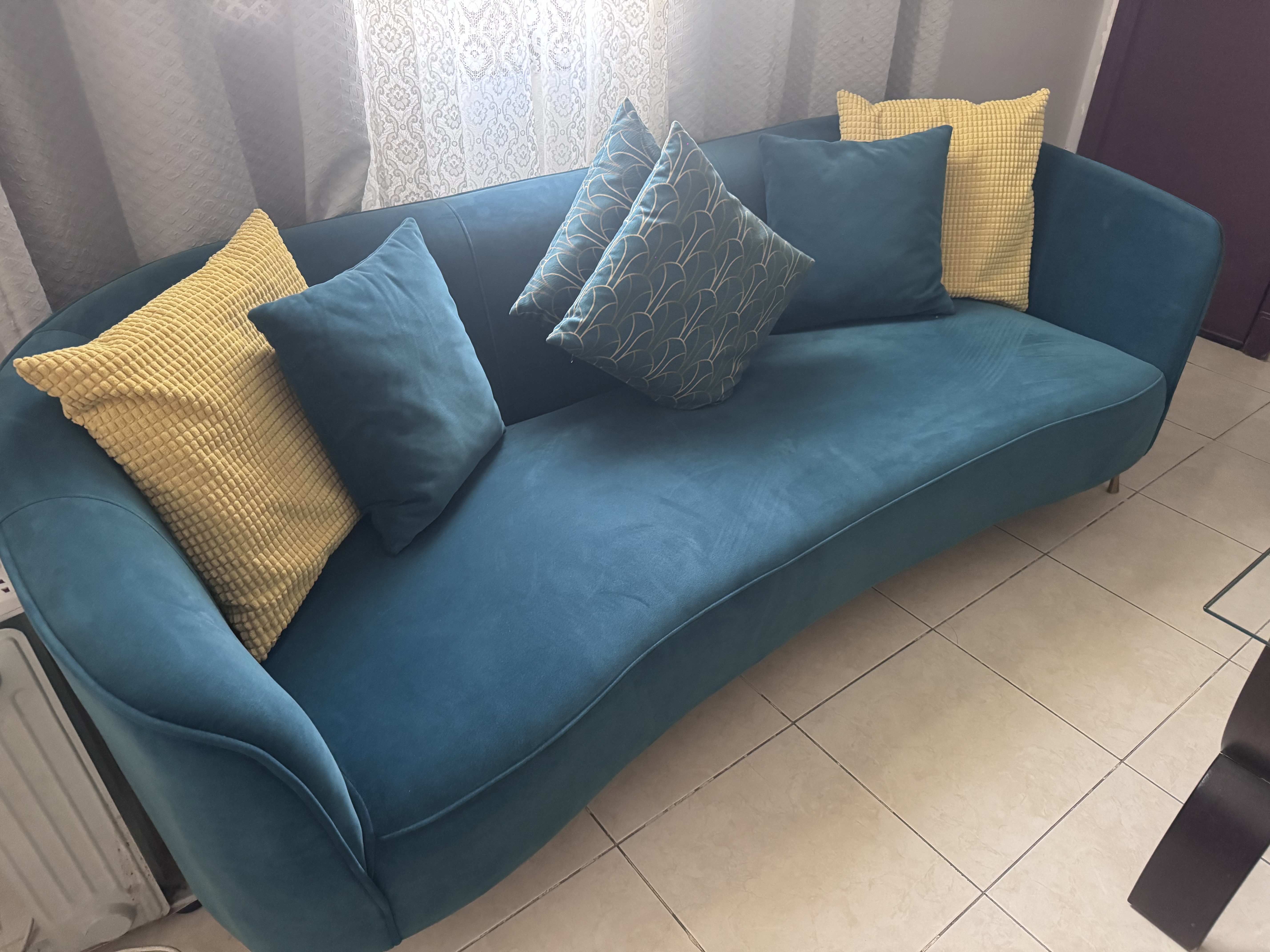 Beautiful Living Room Set - Image 1