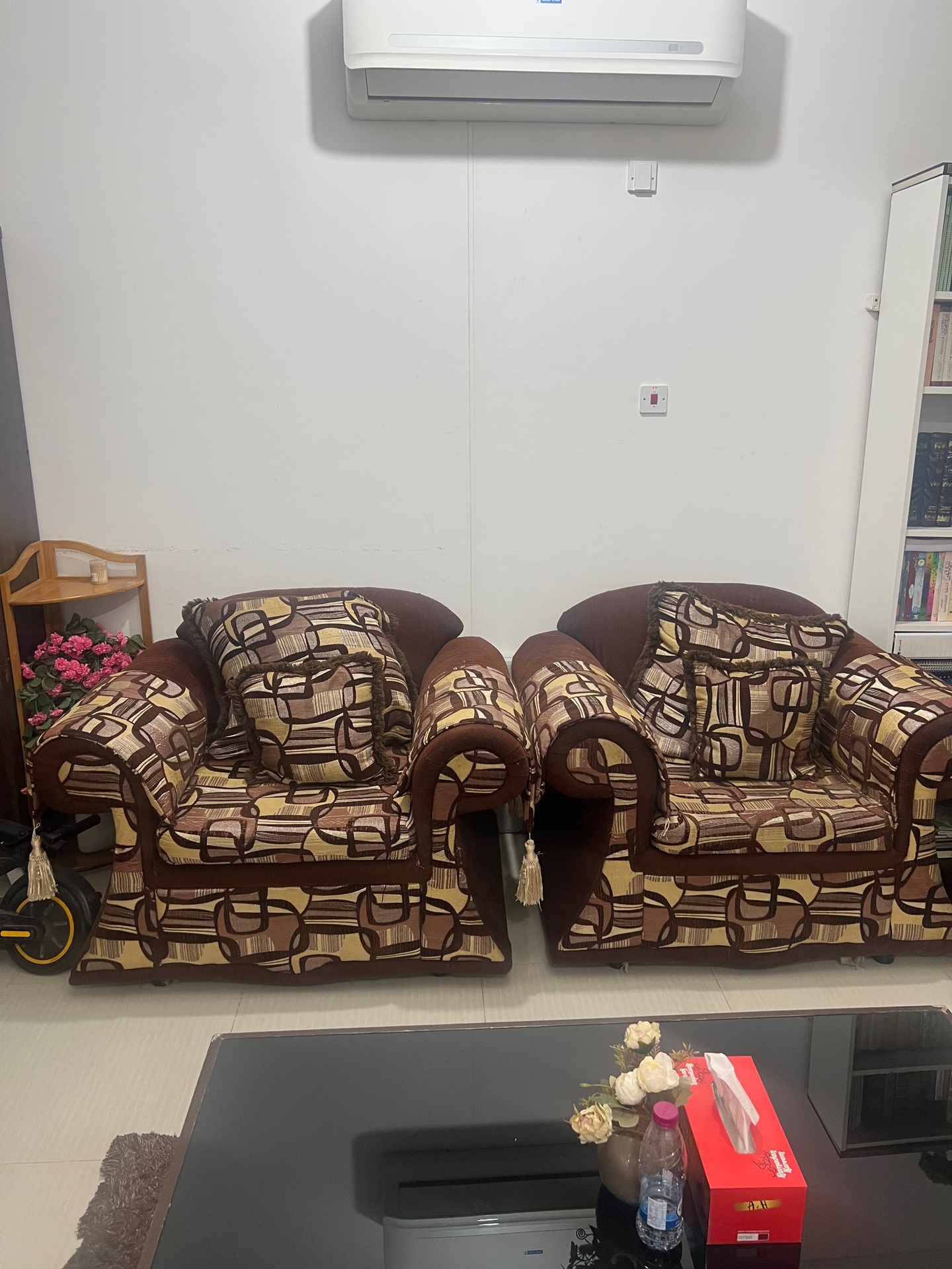 7 seater sofa for 150 - Image 1