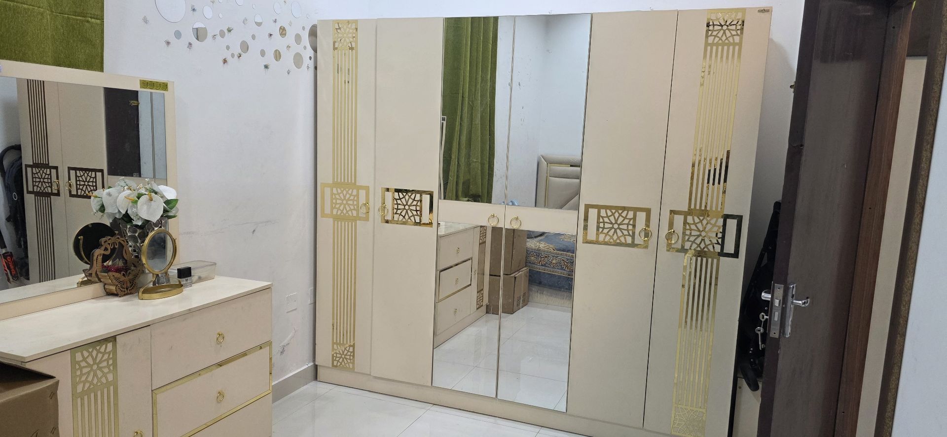 Bedroom set - Image 5