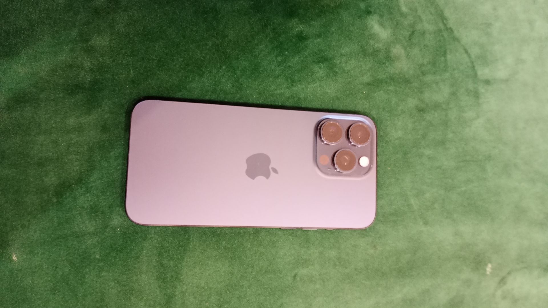 آيفون 15 برو ماكس 256GB مستعمل مع 12GB رام - Image 1