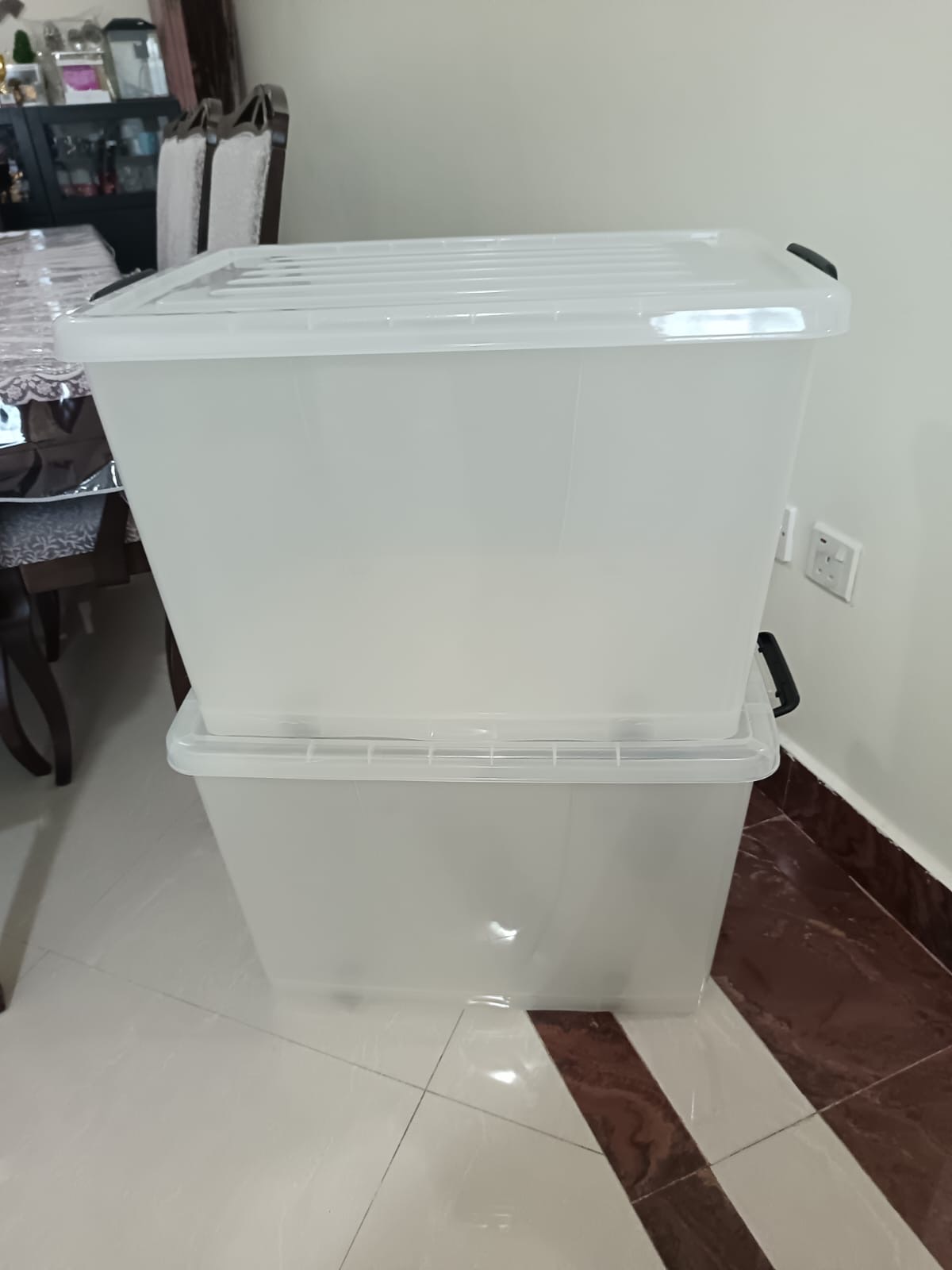 Plastic closing box  - Image 2