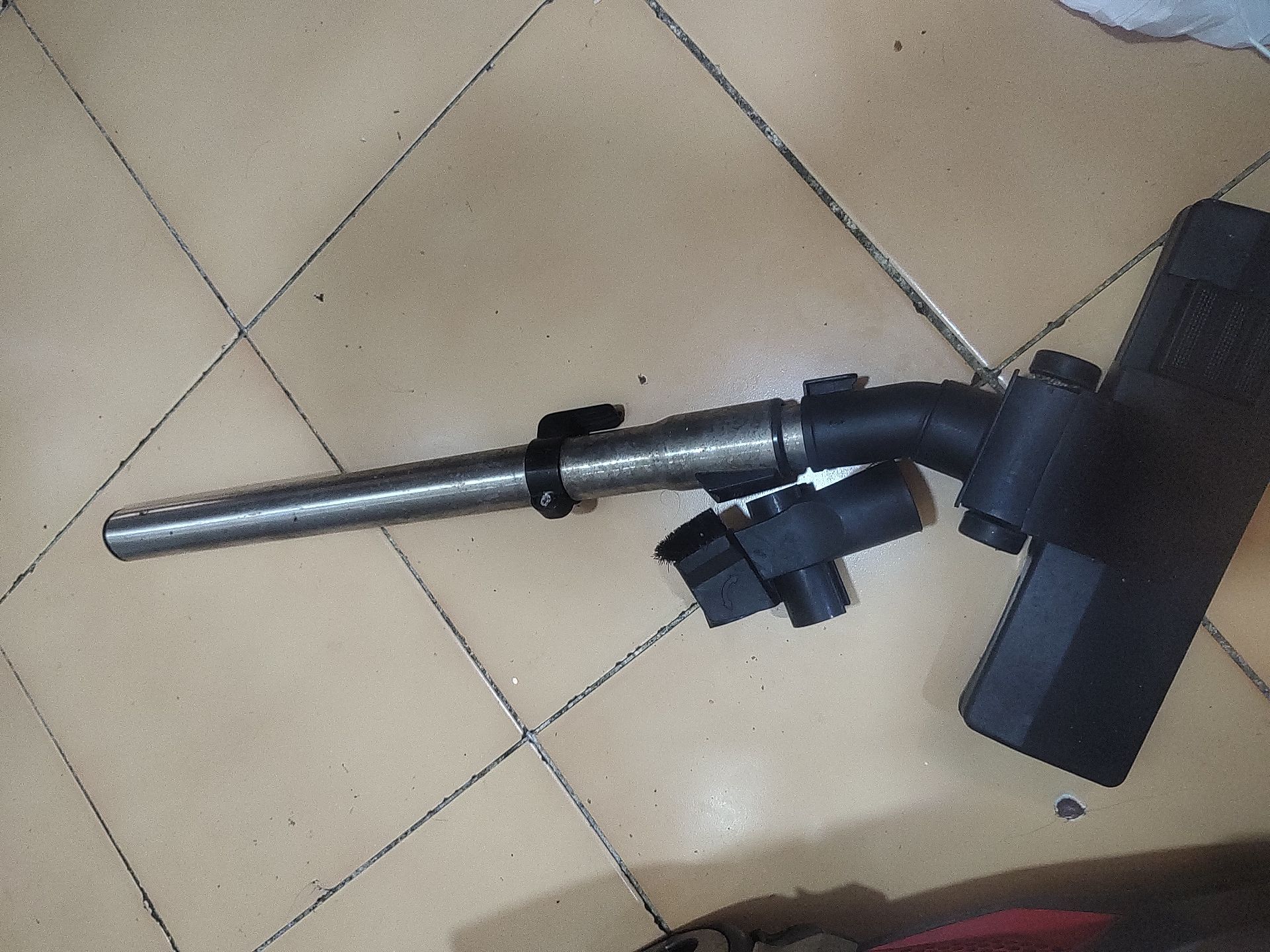Vacuum cleaner  - Image 3