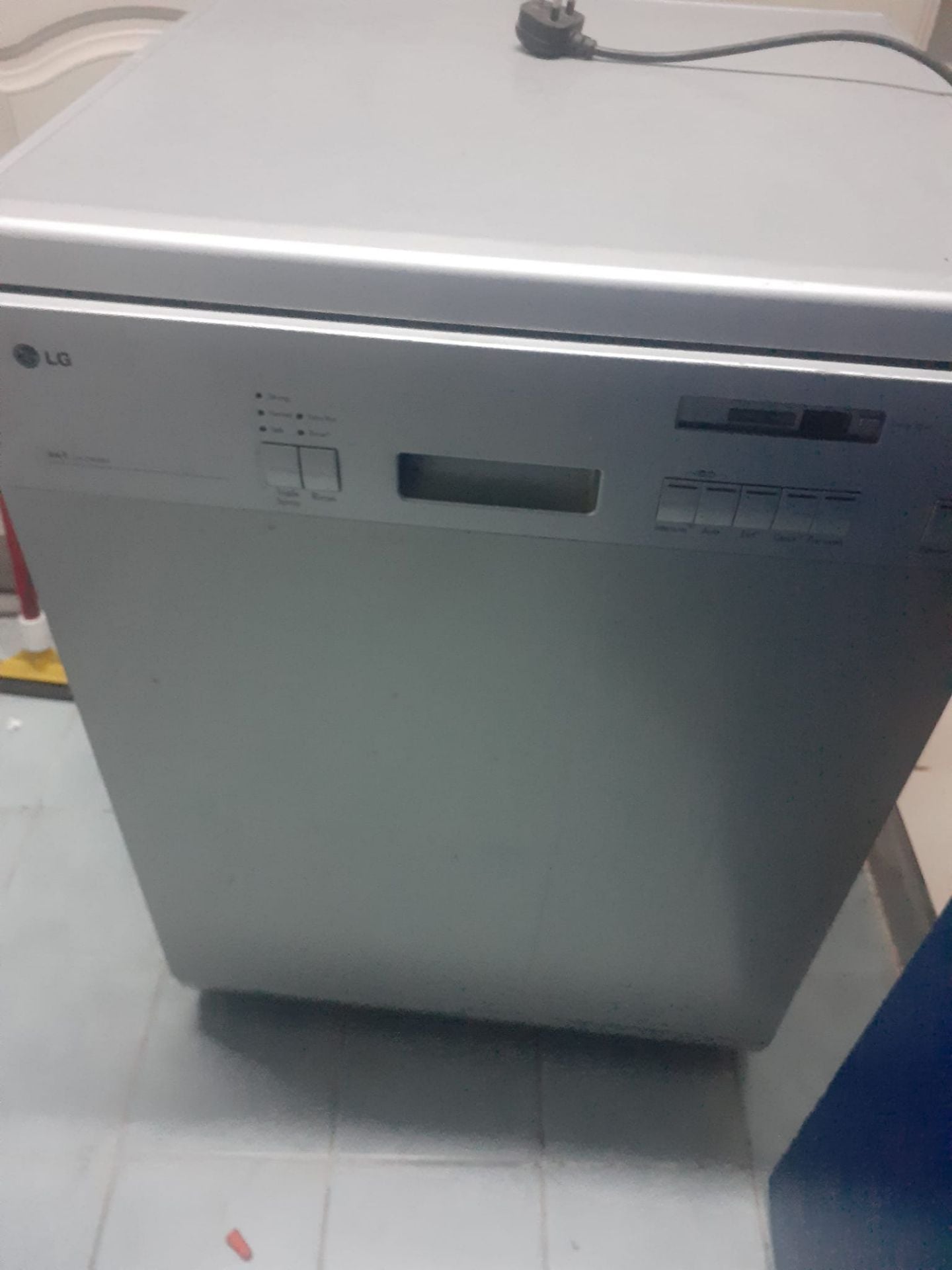 Good condition DISH WASHER ( rarely used) - Image 1
