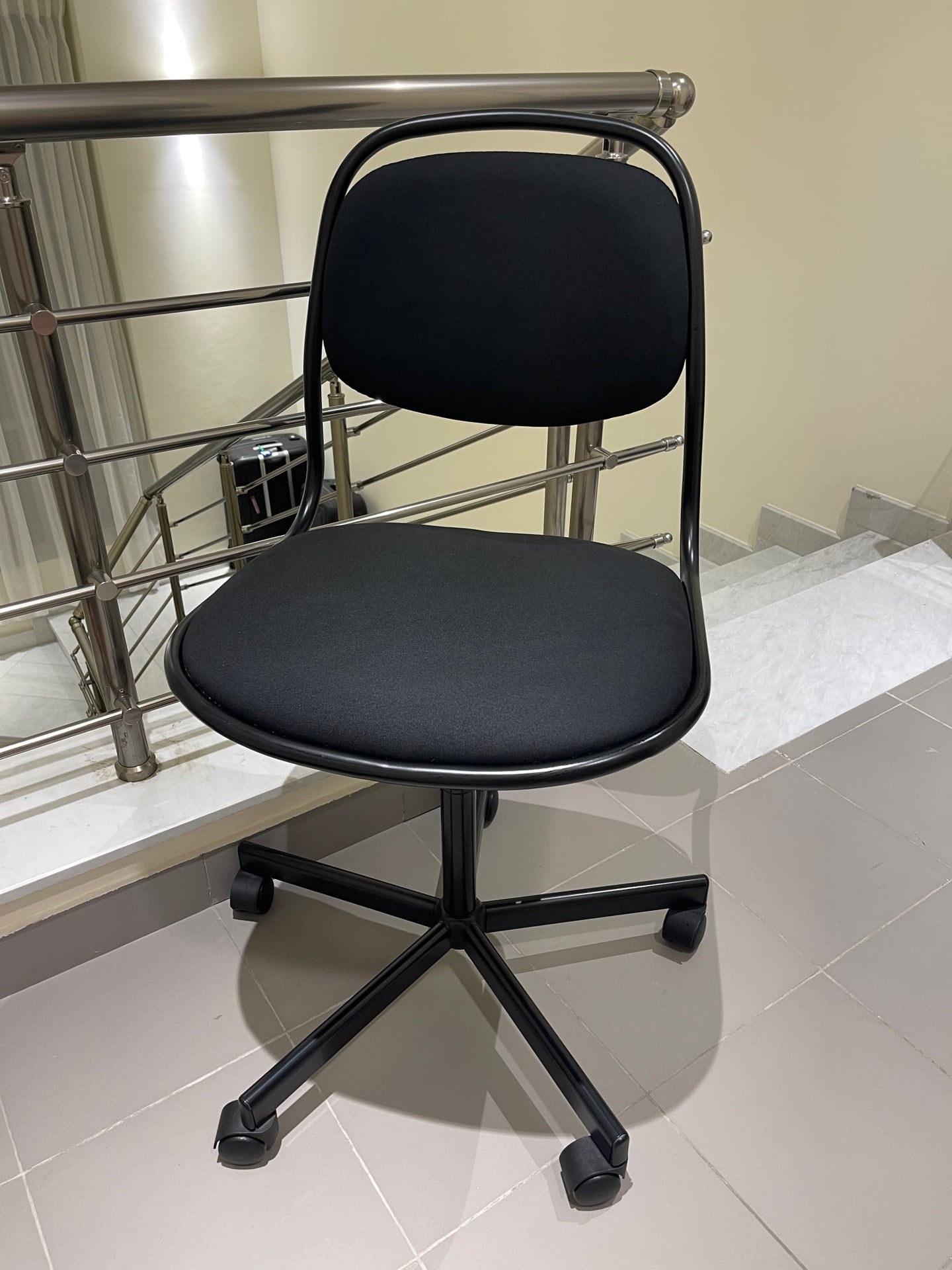 Desk chair - Image 1