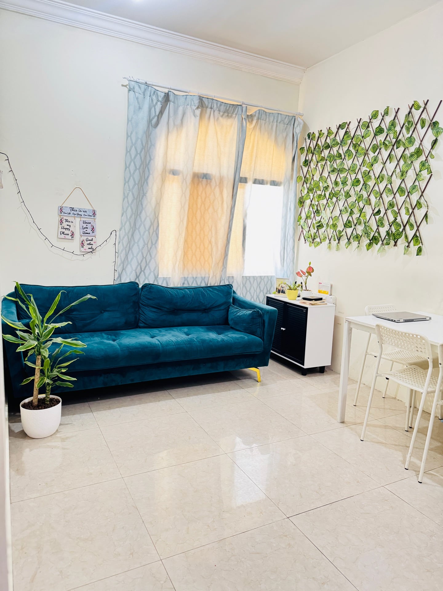 Elegant Green Sofa for sale - Image 2